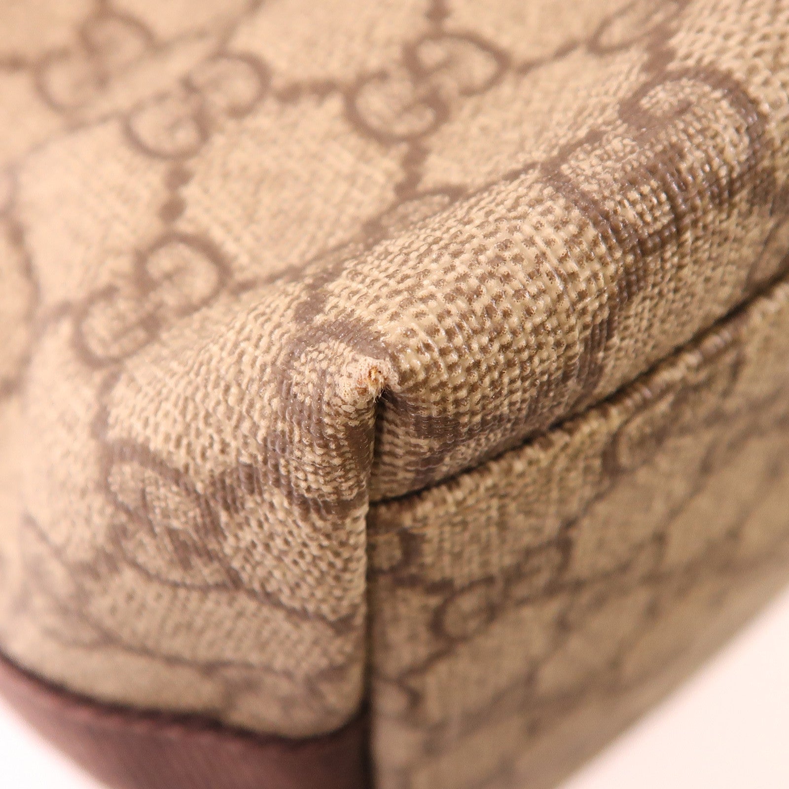 GUCCI 塗層帆布Messenger銀扣肩背袋