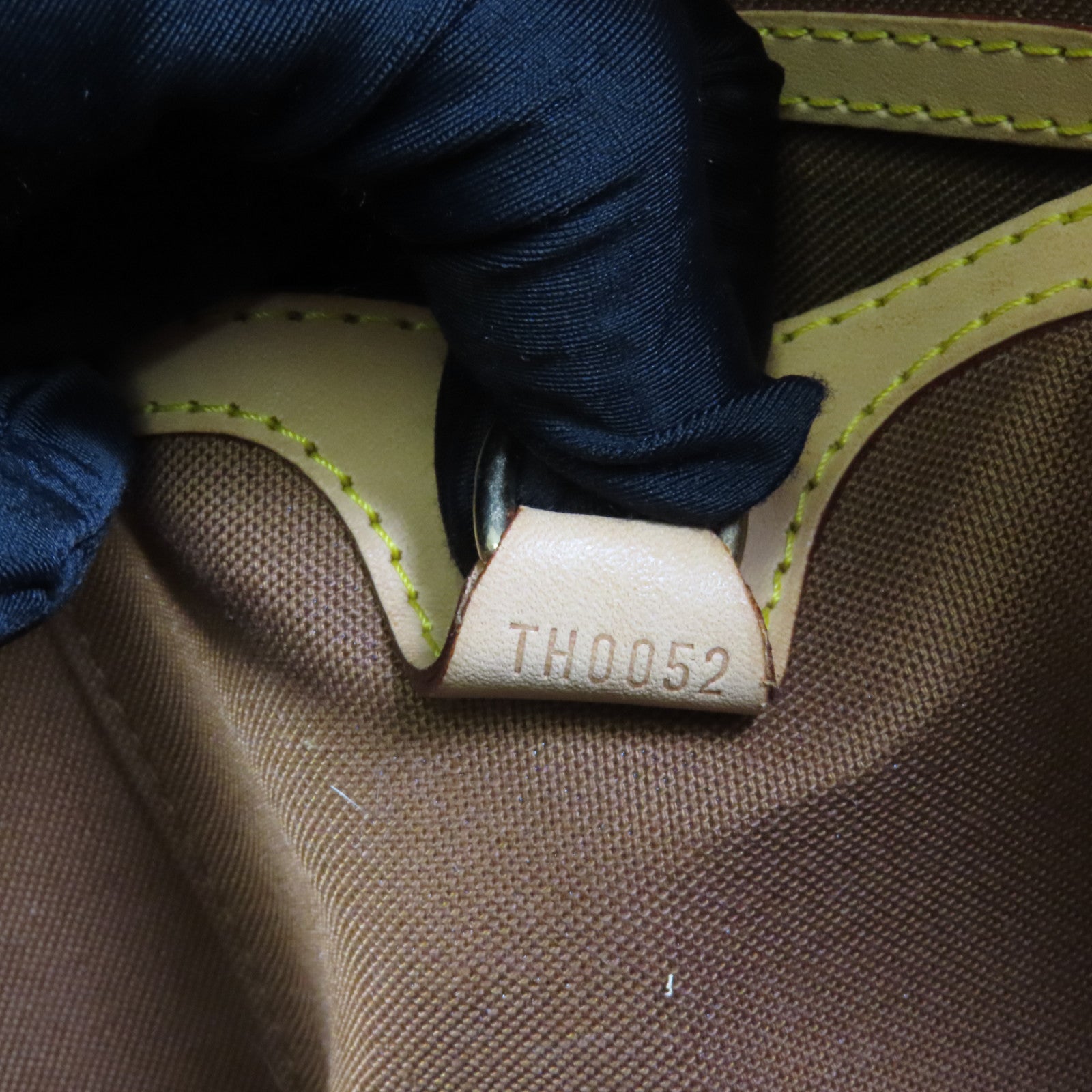 LOUIS VUITTON Monogram Elipse PM金扣手挽袋