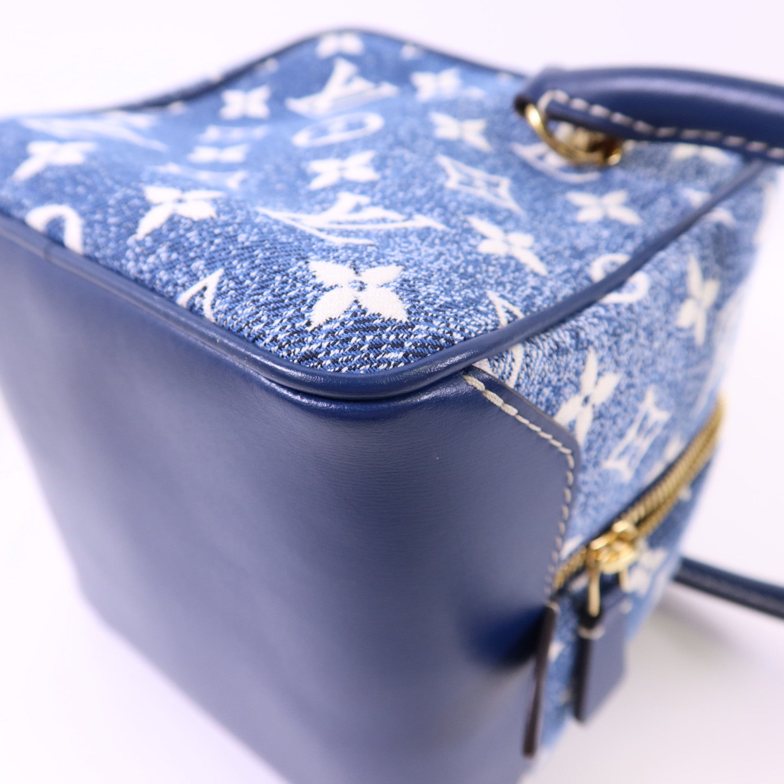 LOUIS VUITTON Monogram Denim Square Bag金扣手挽袋