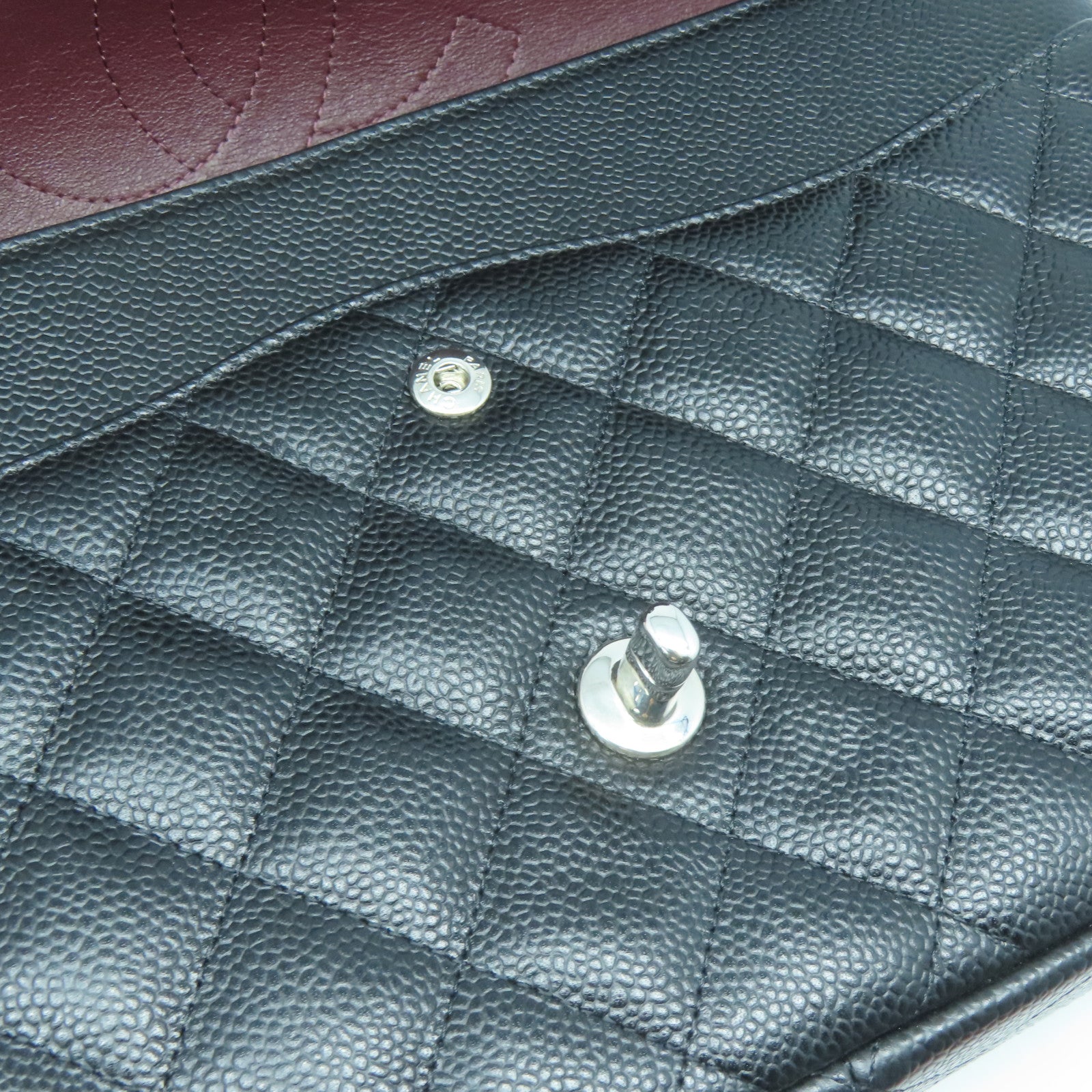 CHANEL 【激減優惠】菱格Caviar皮革Classic銀扣肩背袋黑色