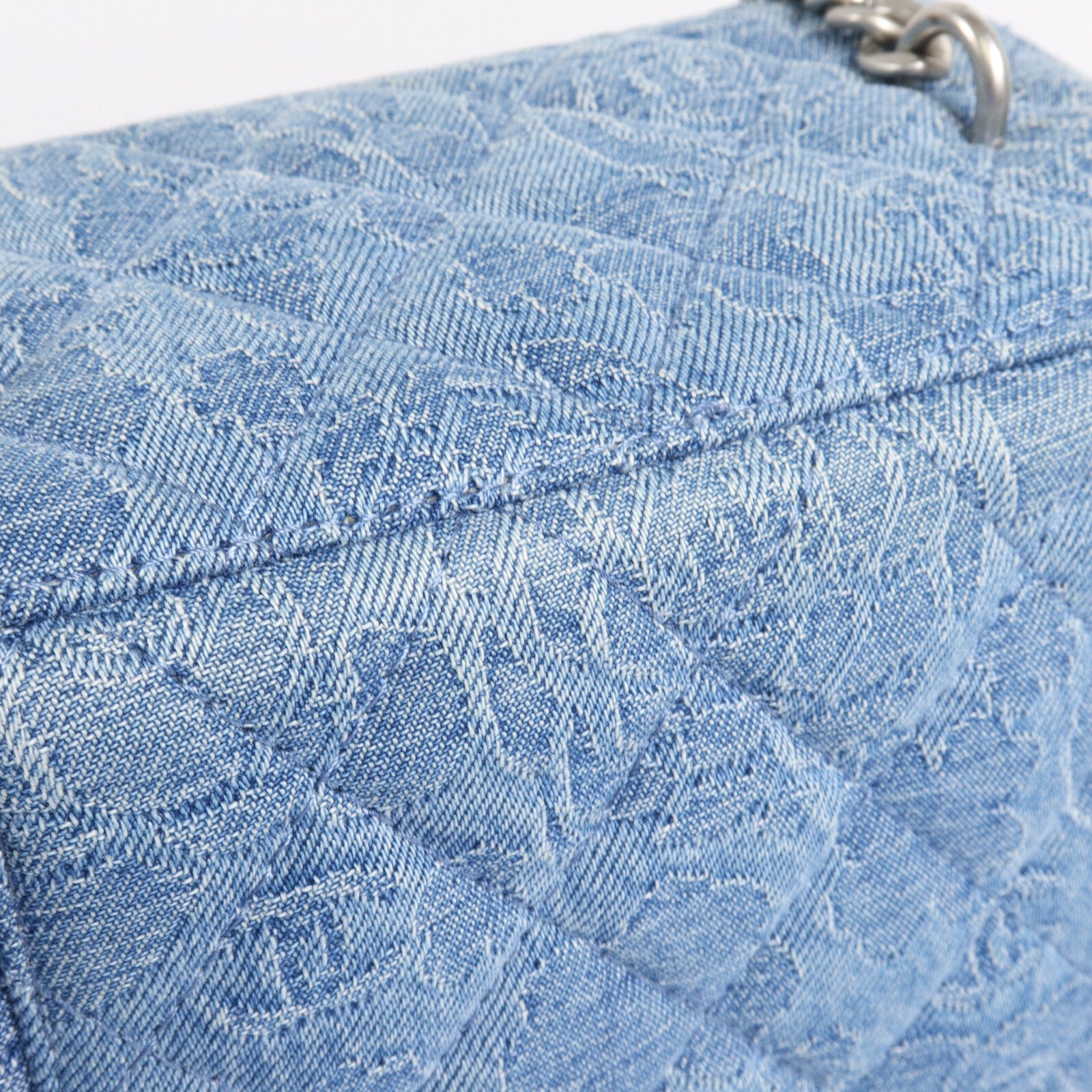 CHANEL 牛仔布Vanity Case鏈帶肩背袋