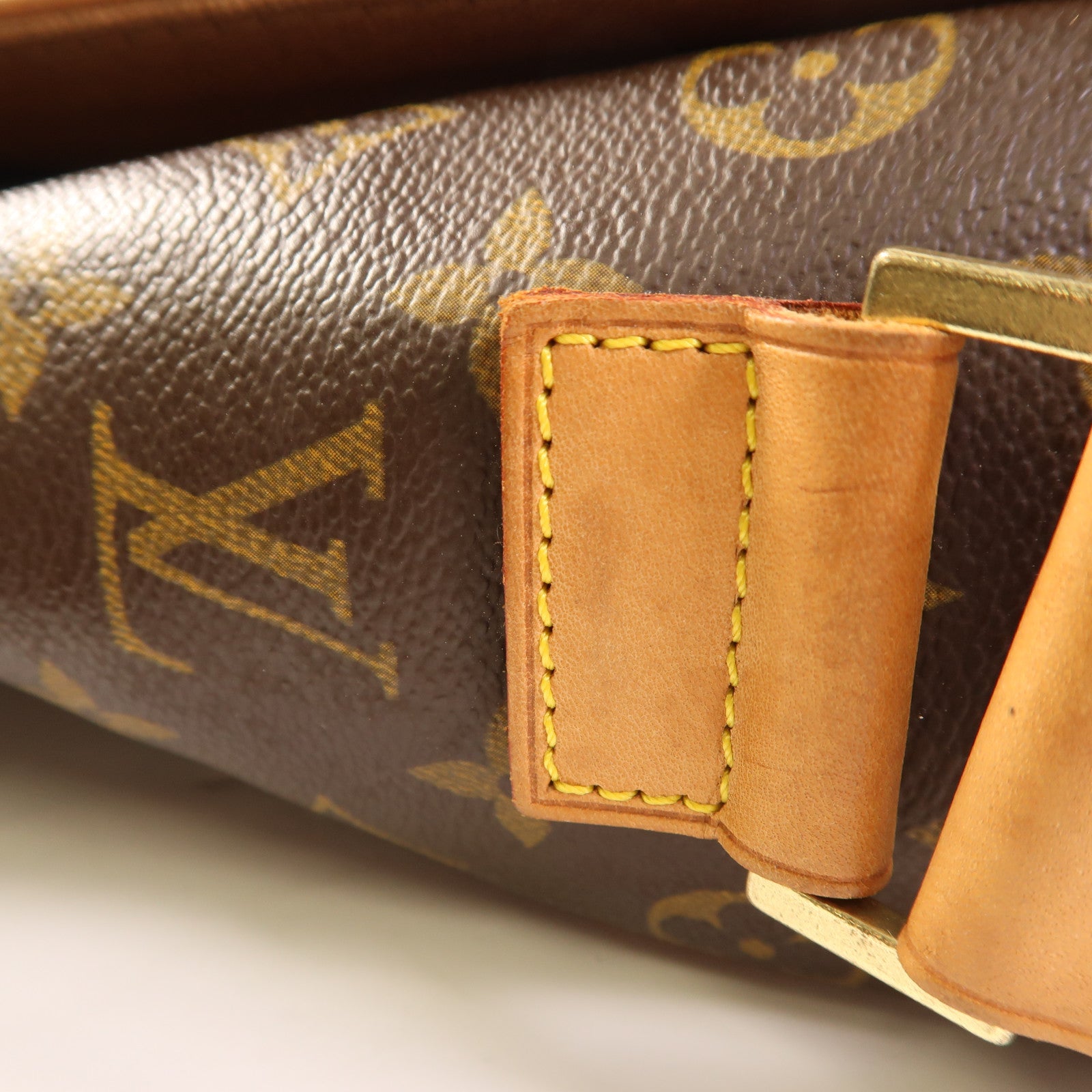 LOUIS VUITTON Monogram Abbesses金扣肩背袋