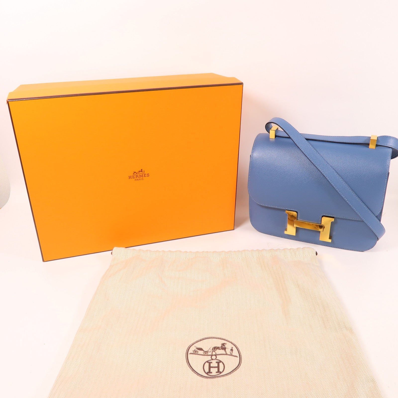HERMES Epsom皮革Constance 24金扣肩背袋Bleu Brighton