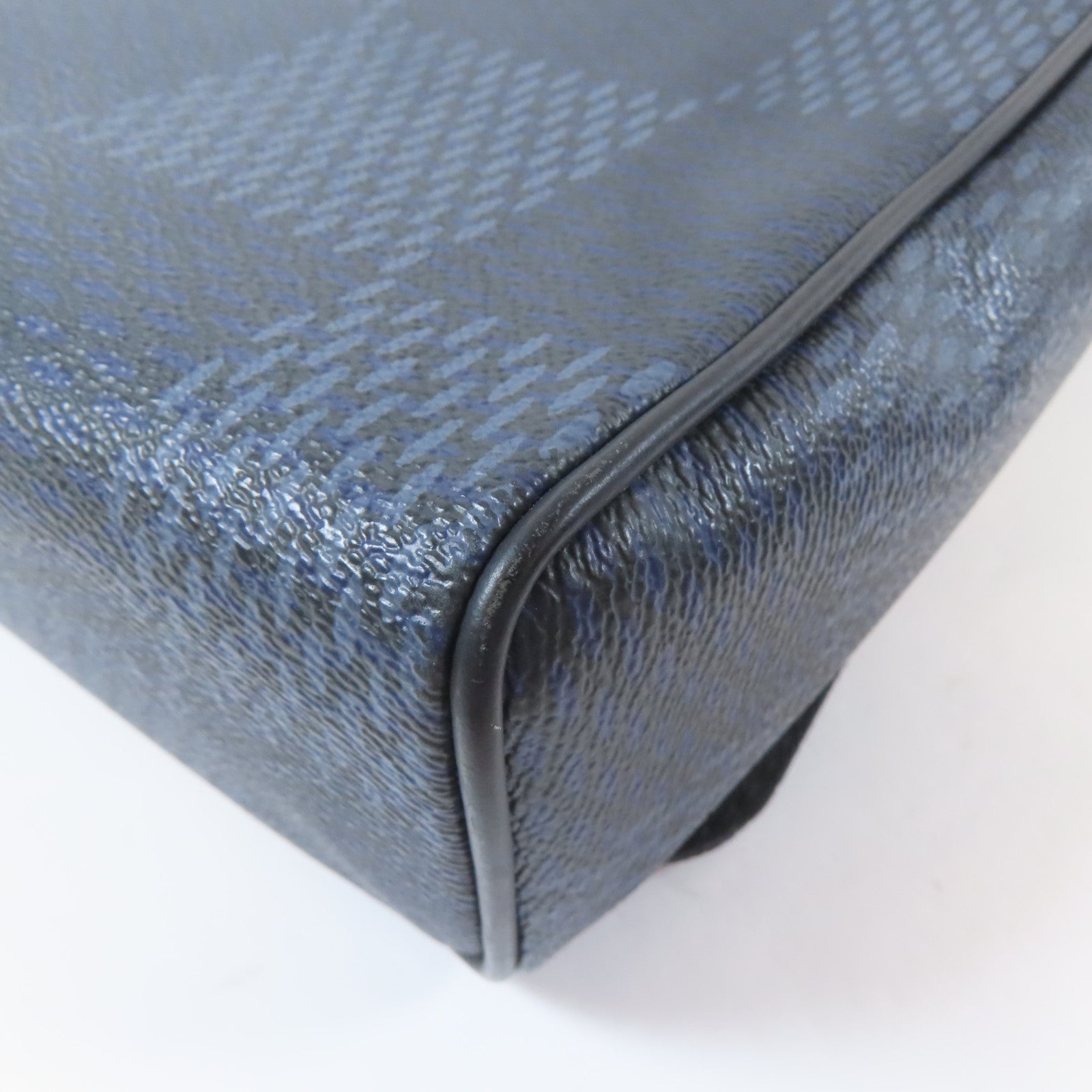 LOUIS VUITTON Damier Cobalt District 2017銀扣肩背袋深藍色/白色/紅色