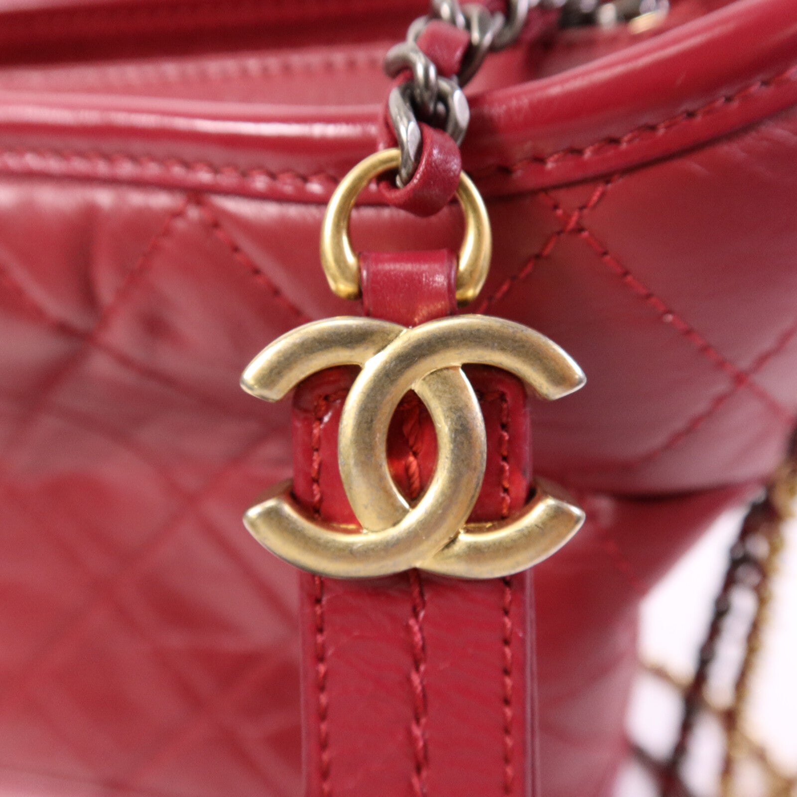 CHANEL 牛皮皮革Gabrielle Medium鏈帶肩背袋