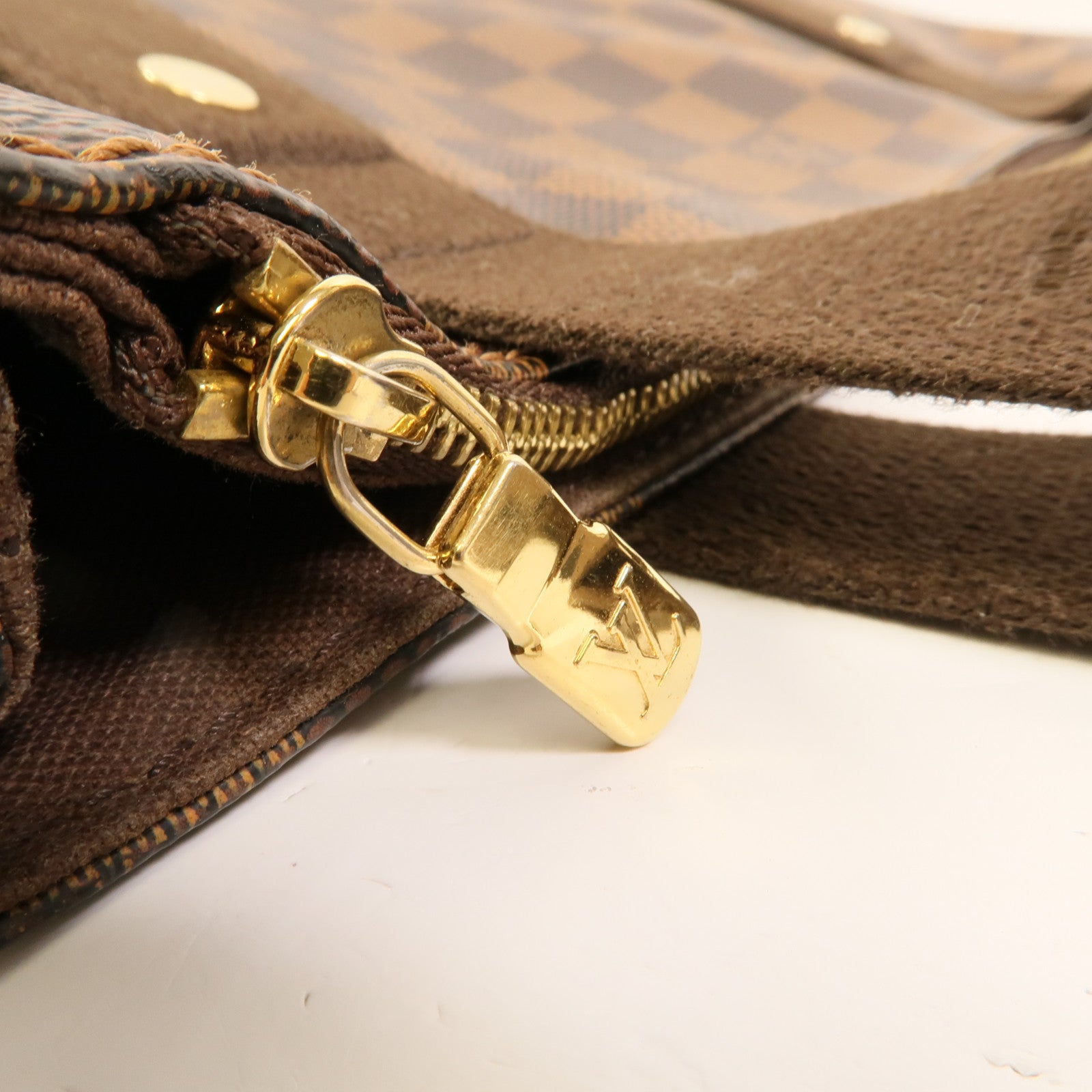 LOUIS VUITTON Damier Beaubourg金扣肩背袋棕色