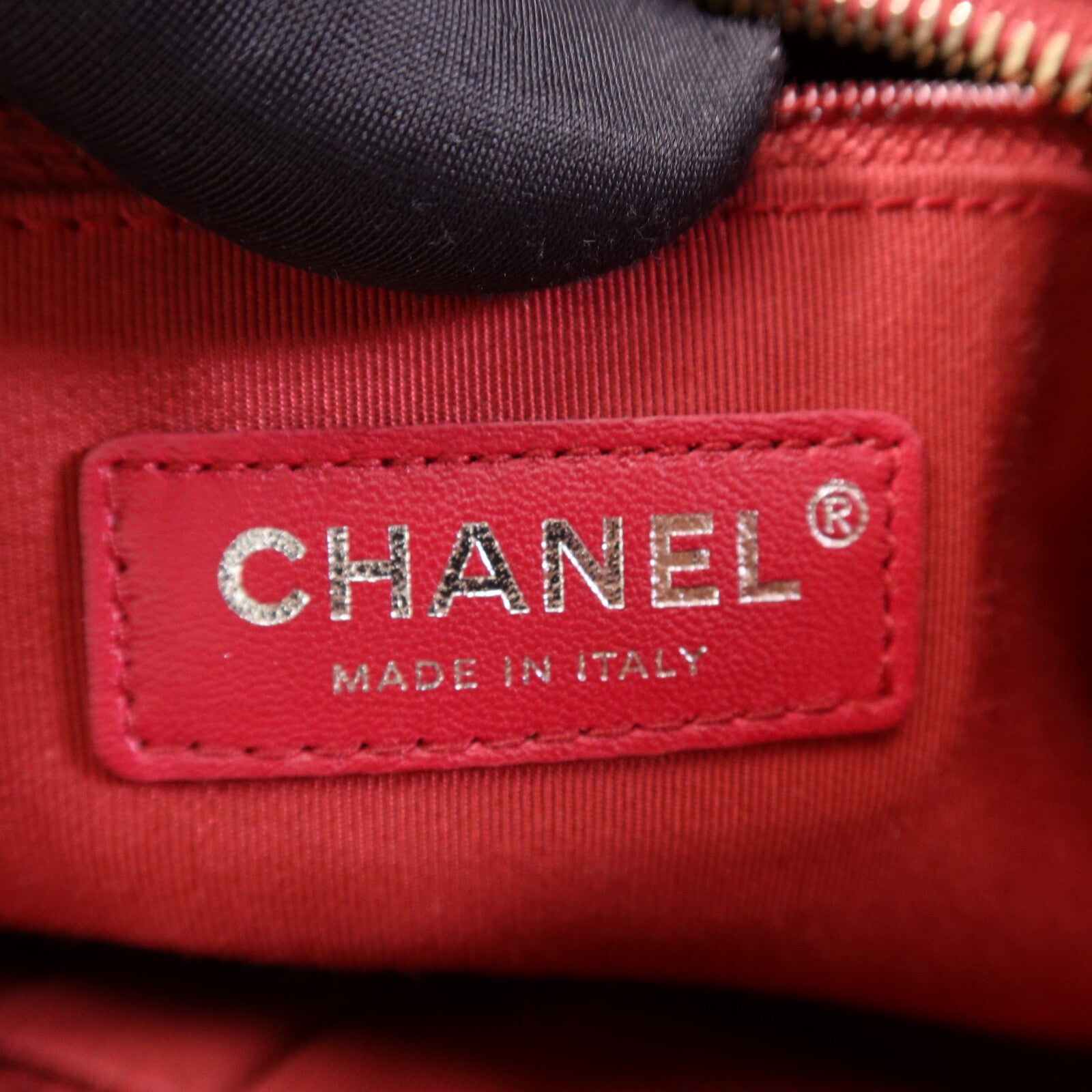 CHANEL 牛皮皮革Gabrielle Medium鏈帶肩背袋