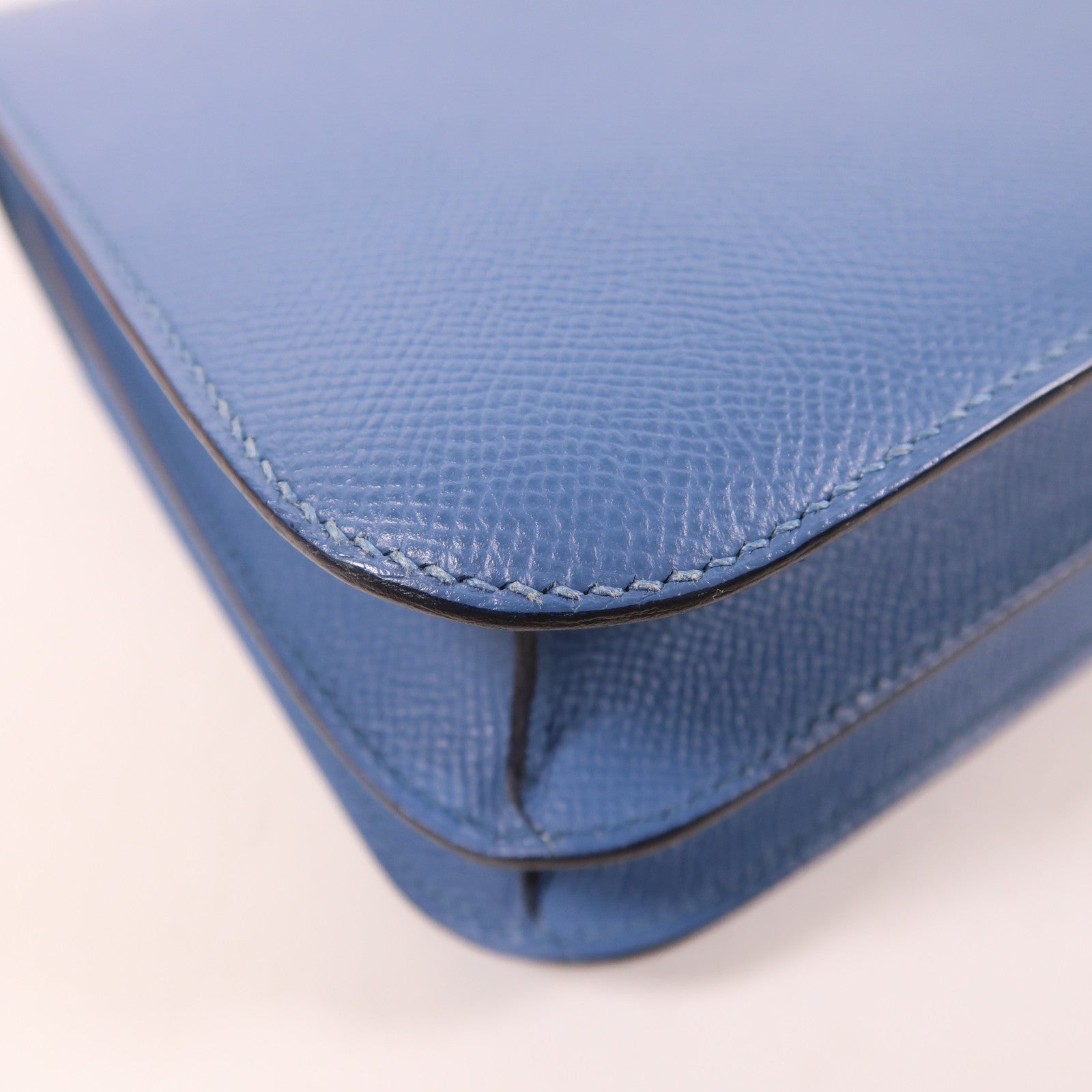 HERMES Epsom皮革Constance 24金扣肩背袋Bleu Brighton