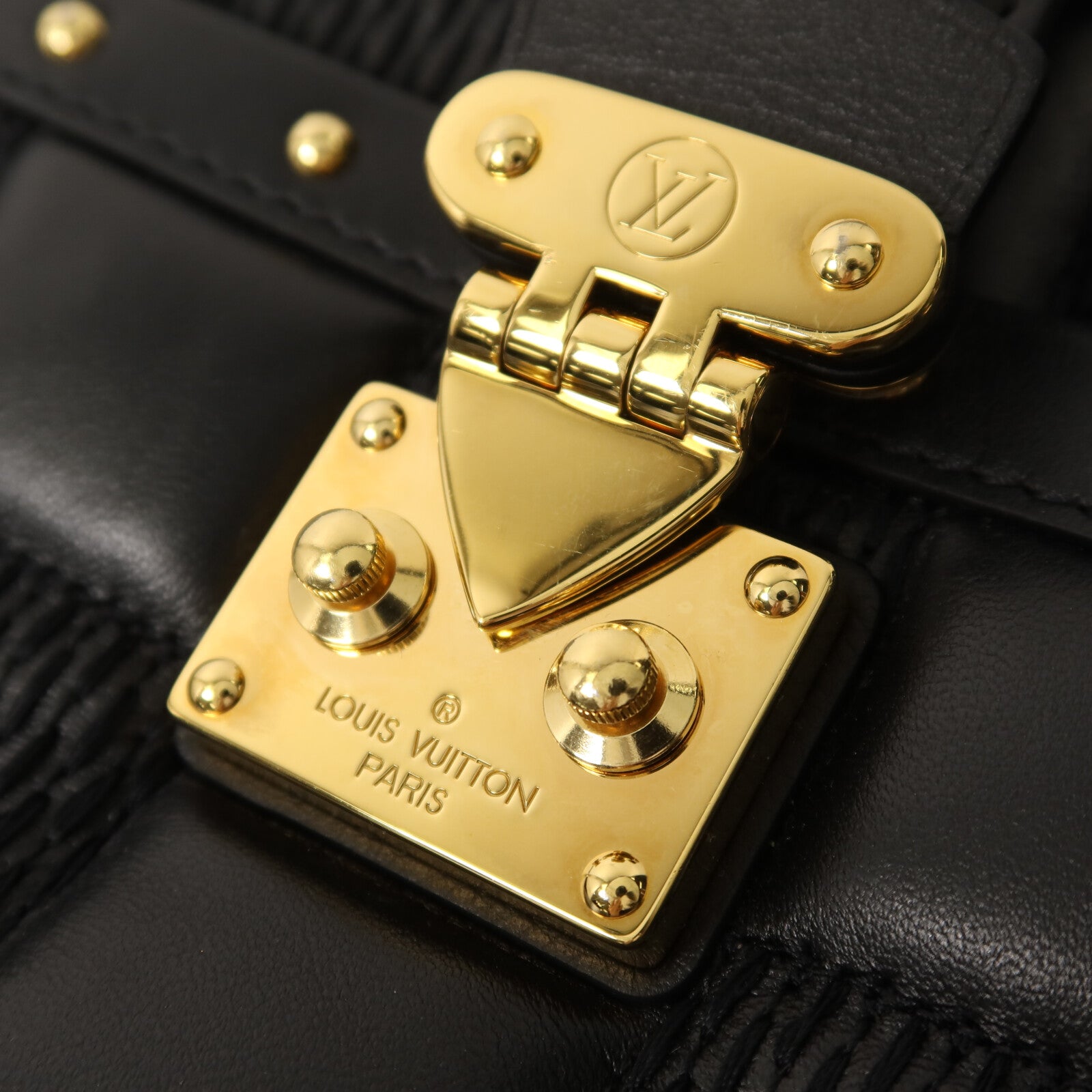 LOUIS VUITTON 羊皮皮革Troca PM金扣鏈帶手挽肩背兩用袋