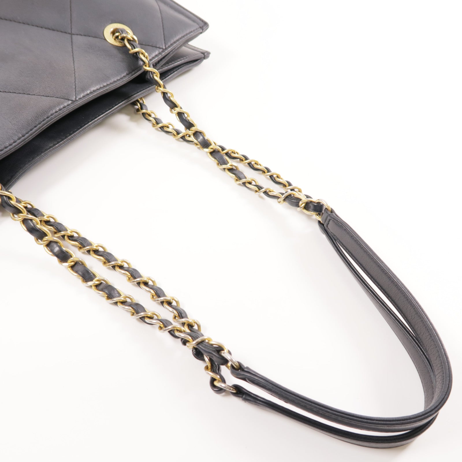 CHANEL 羊皮皮革Chain Shoulder金扣肩背袋黑色