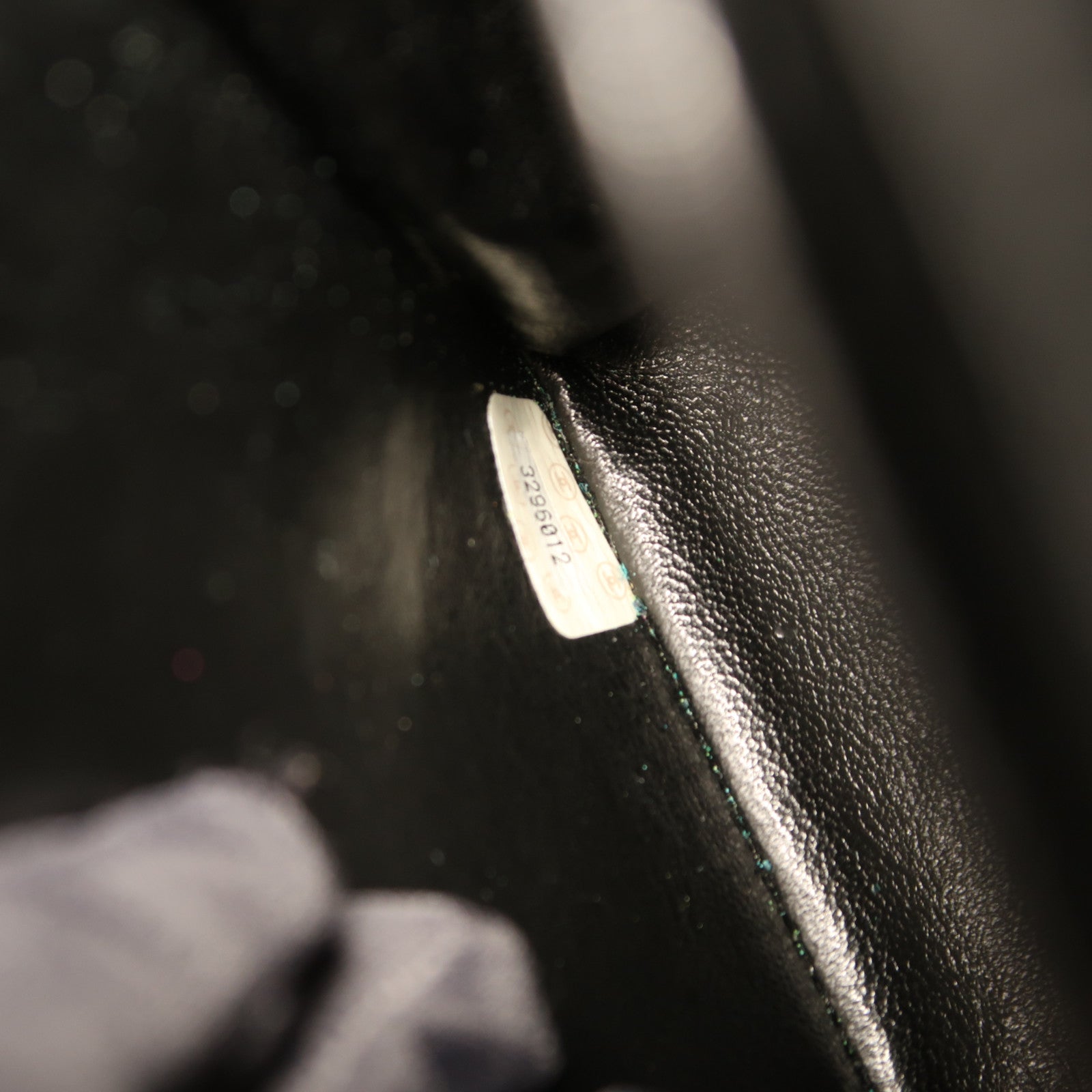 CHANEL 漆皮皮革Chain Shoulder金扣鏈帶肩背袋