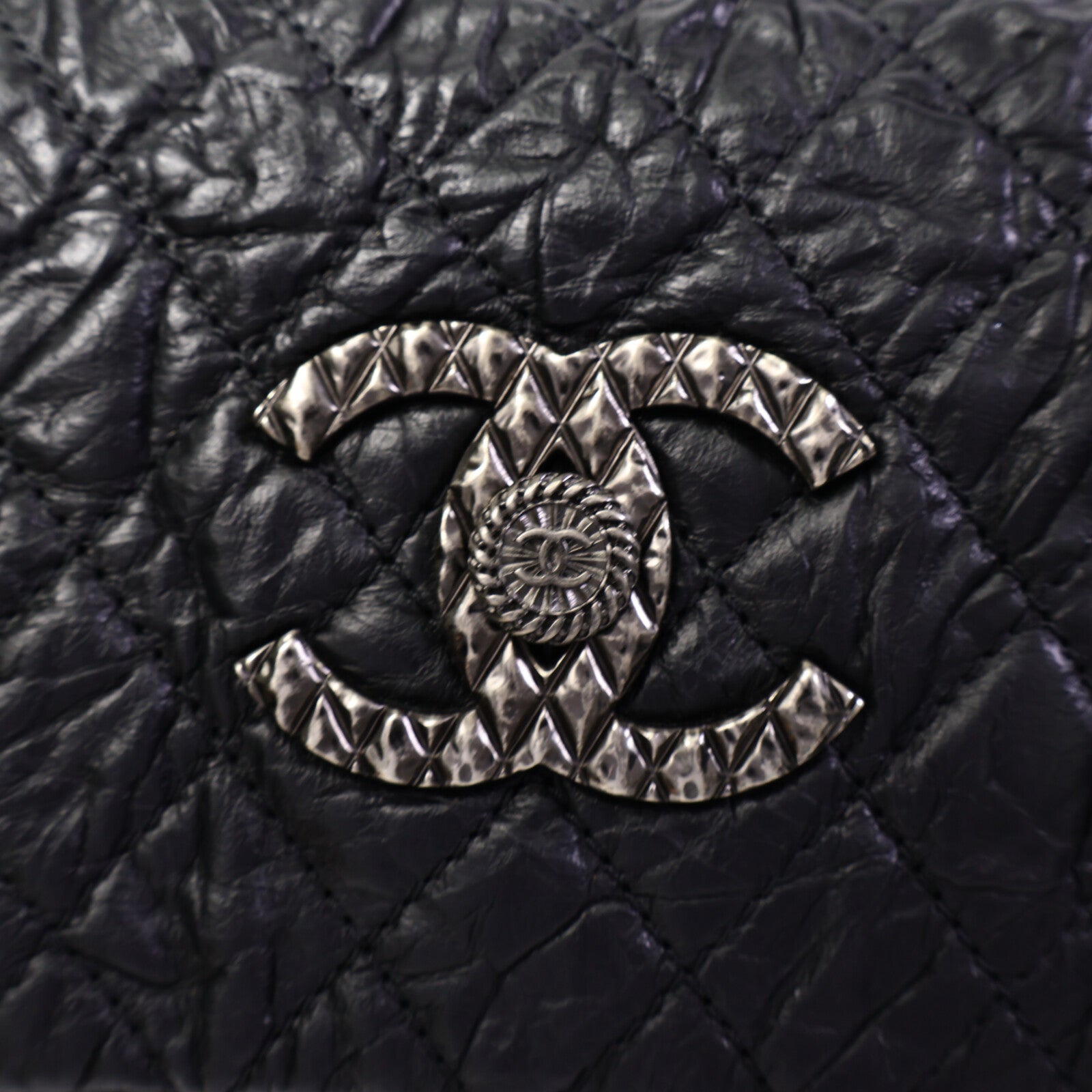 CHANEL 牛皮皮革Quilted Crinkled Calfskin Fold-Over Bag鏈帶肩背袋