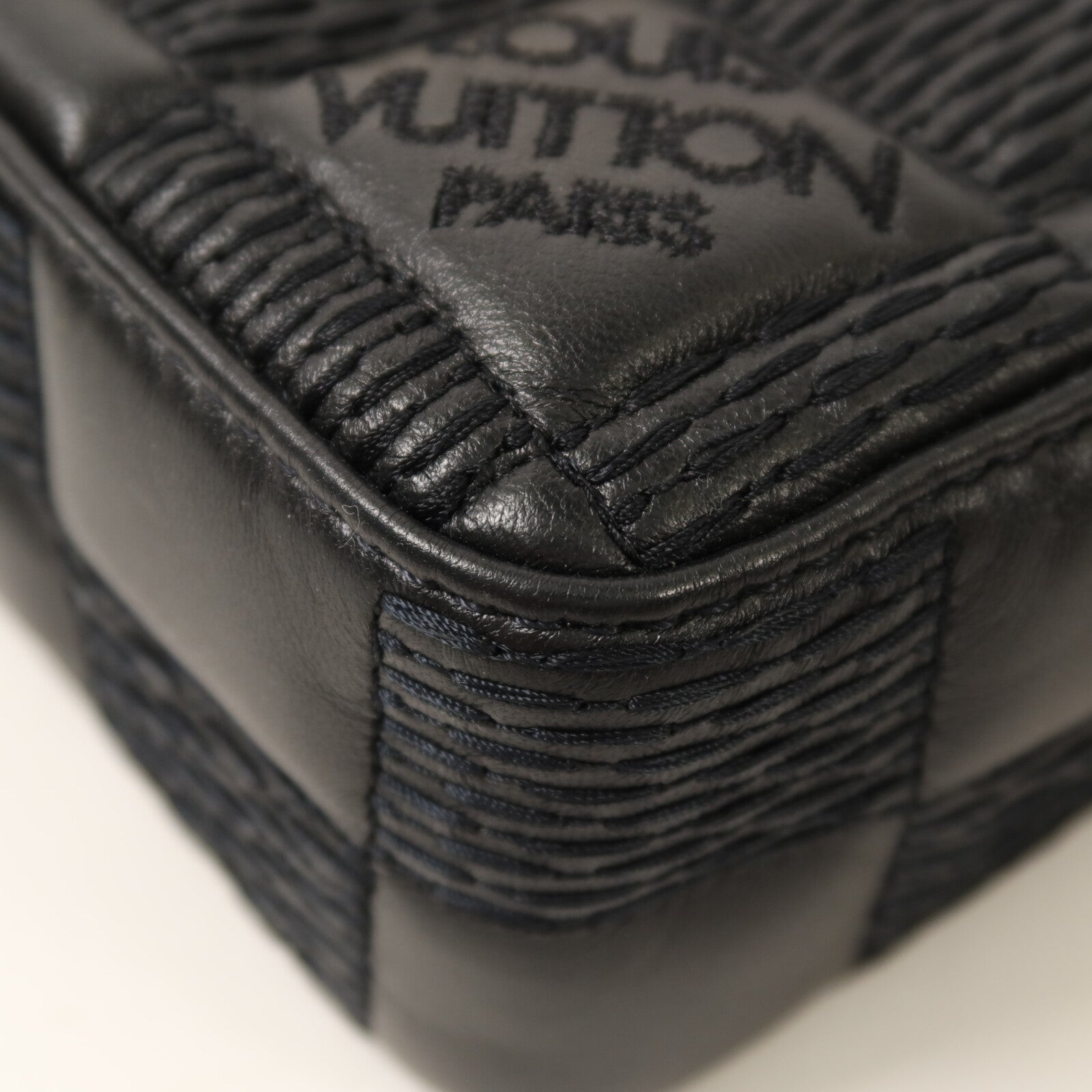 LOUIS VUITTON 羊皮皮革Troca PM金扣鏈帶手挽肩背兩用袋