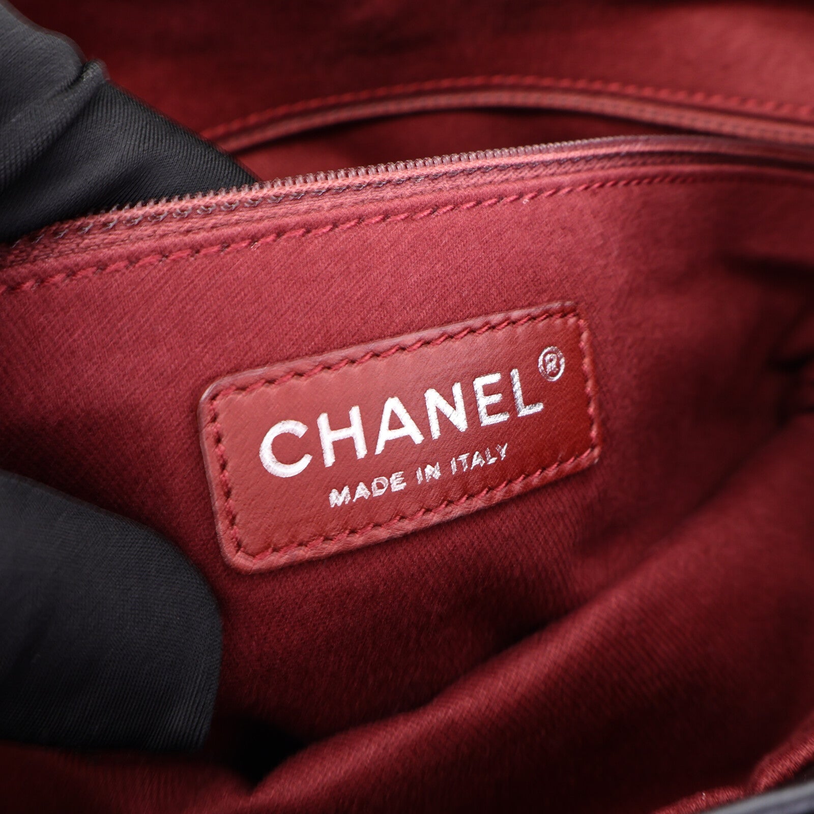 CHANEL 牛皮皮革Quilted Crinkled Calfskin Fold-Over Bag鏈帶肩背袋