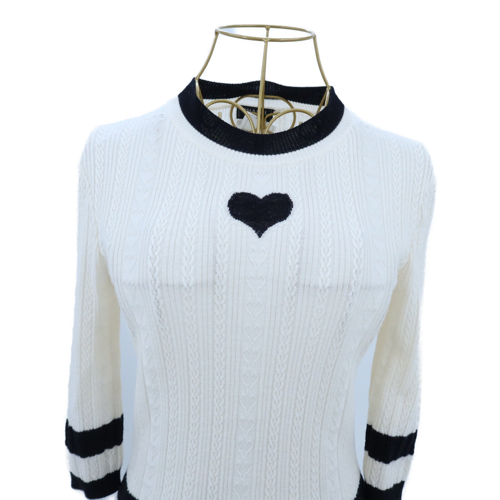 CHANEL Wool 3/4 Sleeve Heart Sweater針織