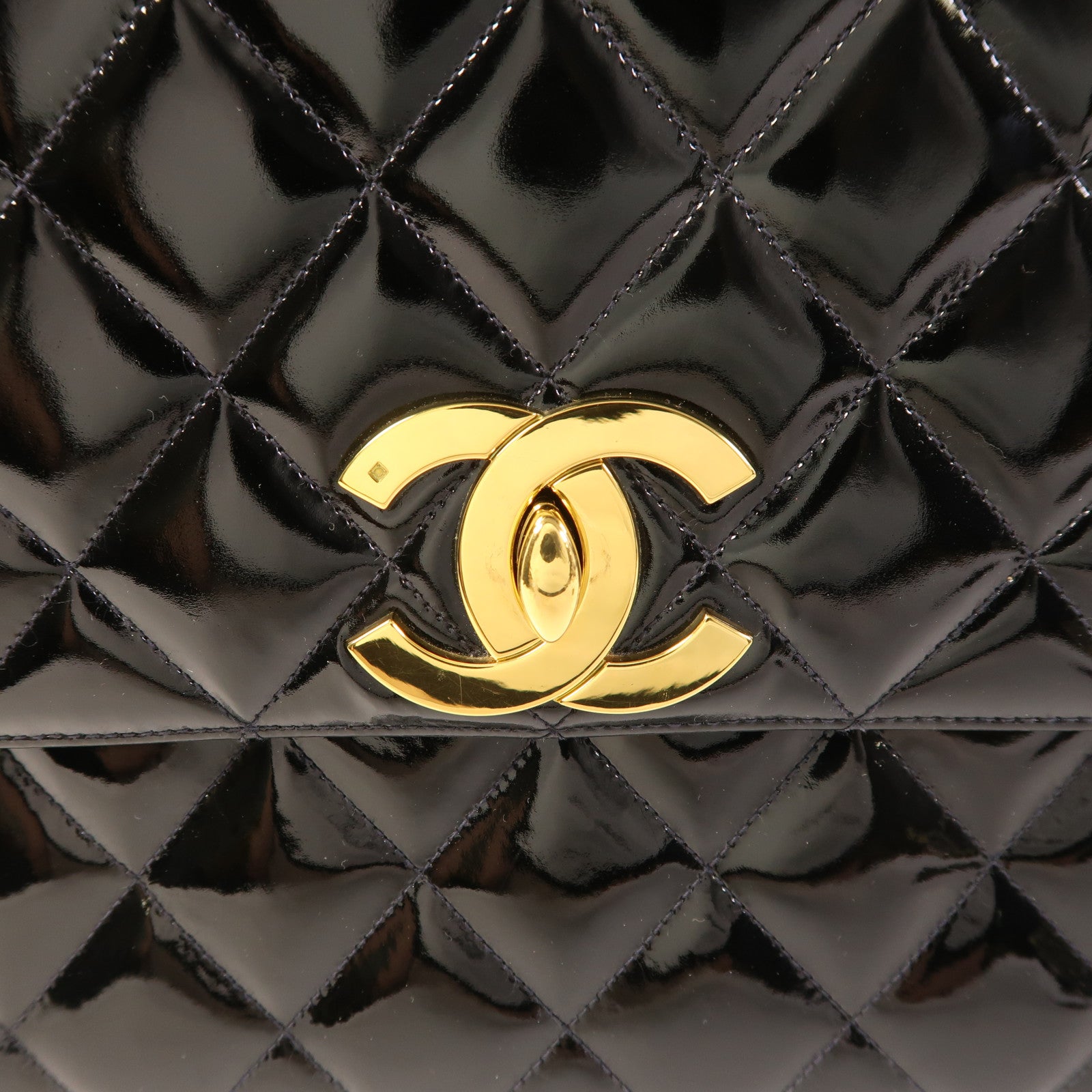 CHANEL 漆皮皮革Chain Shoulder金扣鏈帶肩背袋