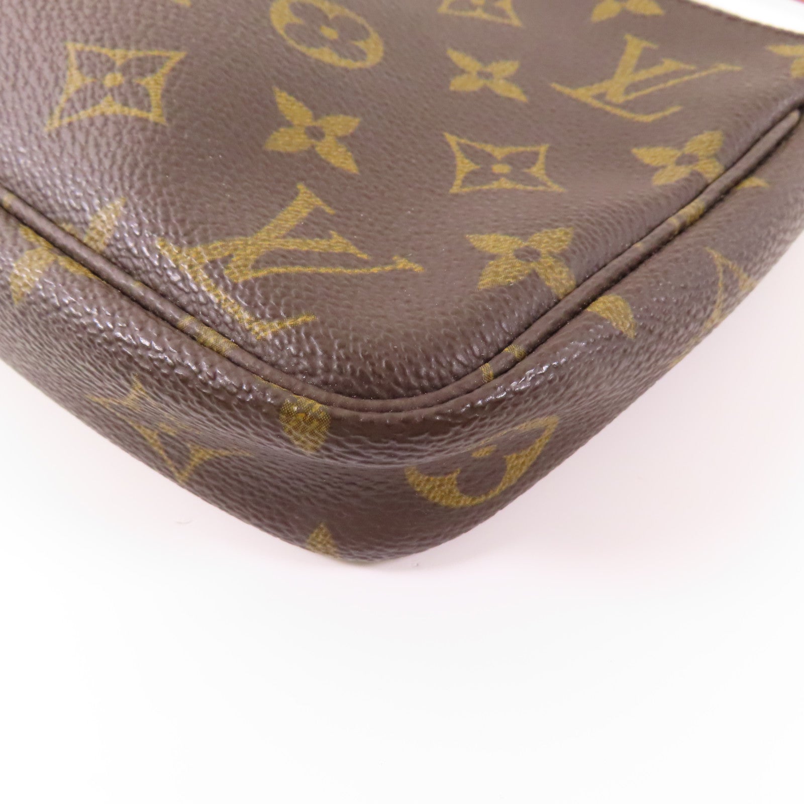 LOUIS VUITTON Monogram Pochette Accessoires金扣手挽袋棕色