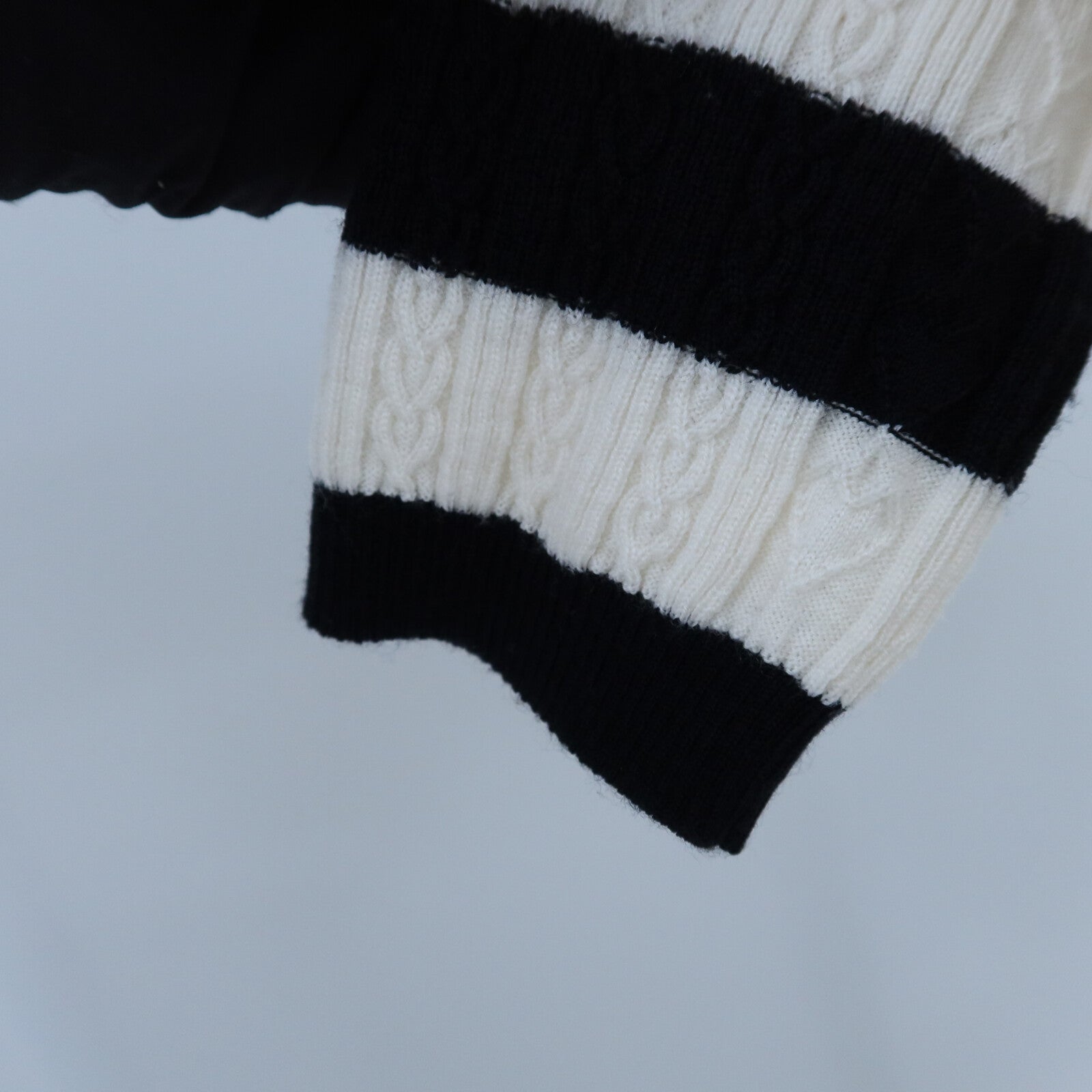 CHANEL Wool 3/4 Sleeve Heart Sweater針織