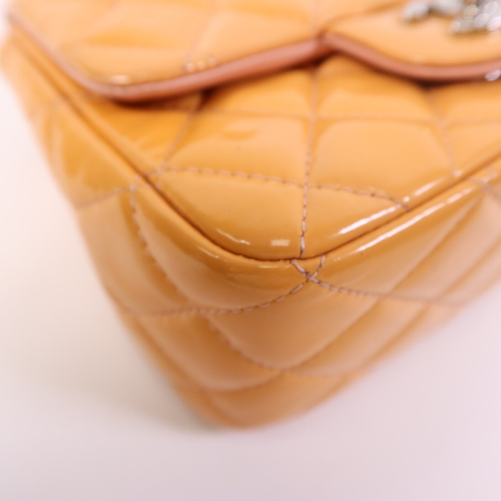 CHANEL 漆皮皮革Mini Classic 17銀扣鏈帶肩背袋