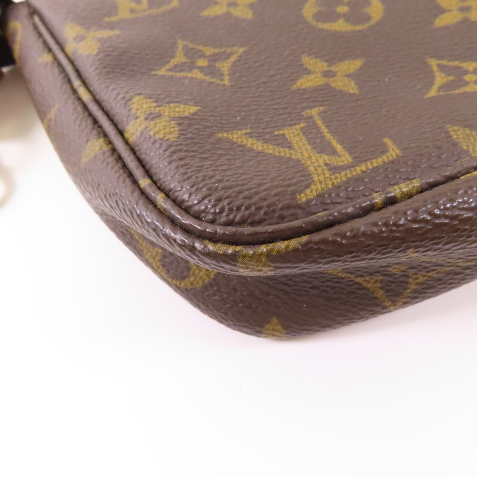 LOUIS VUITTON Monogram Pochette Accessoires金扣手挽袋棕色