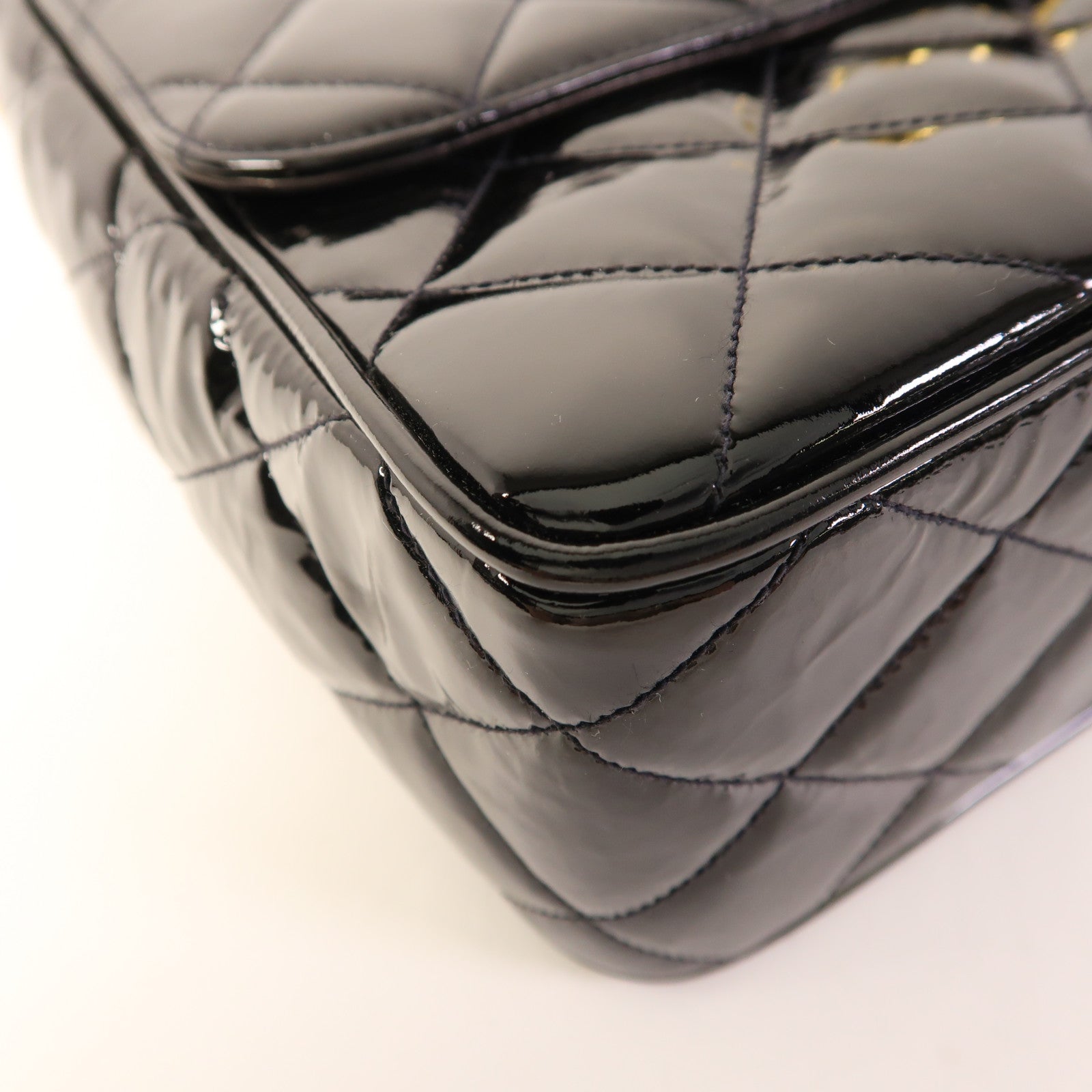 CHANEL 漆皮皮革Chain Shoulder金扣鏈帶肩背袋