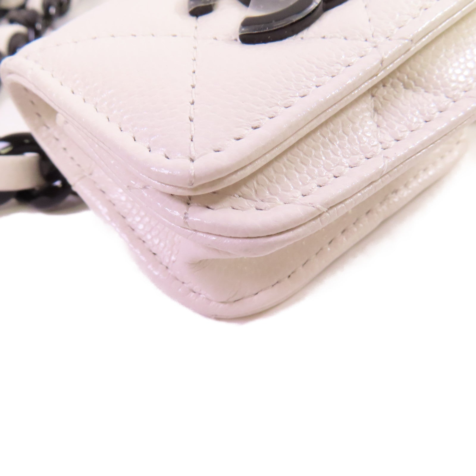 CHANEL 菱格Caviar皮革Airpods Pro Holder Belt銀扣耳機收納腰包白色