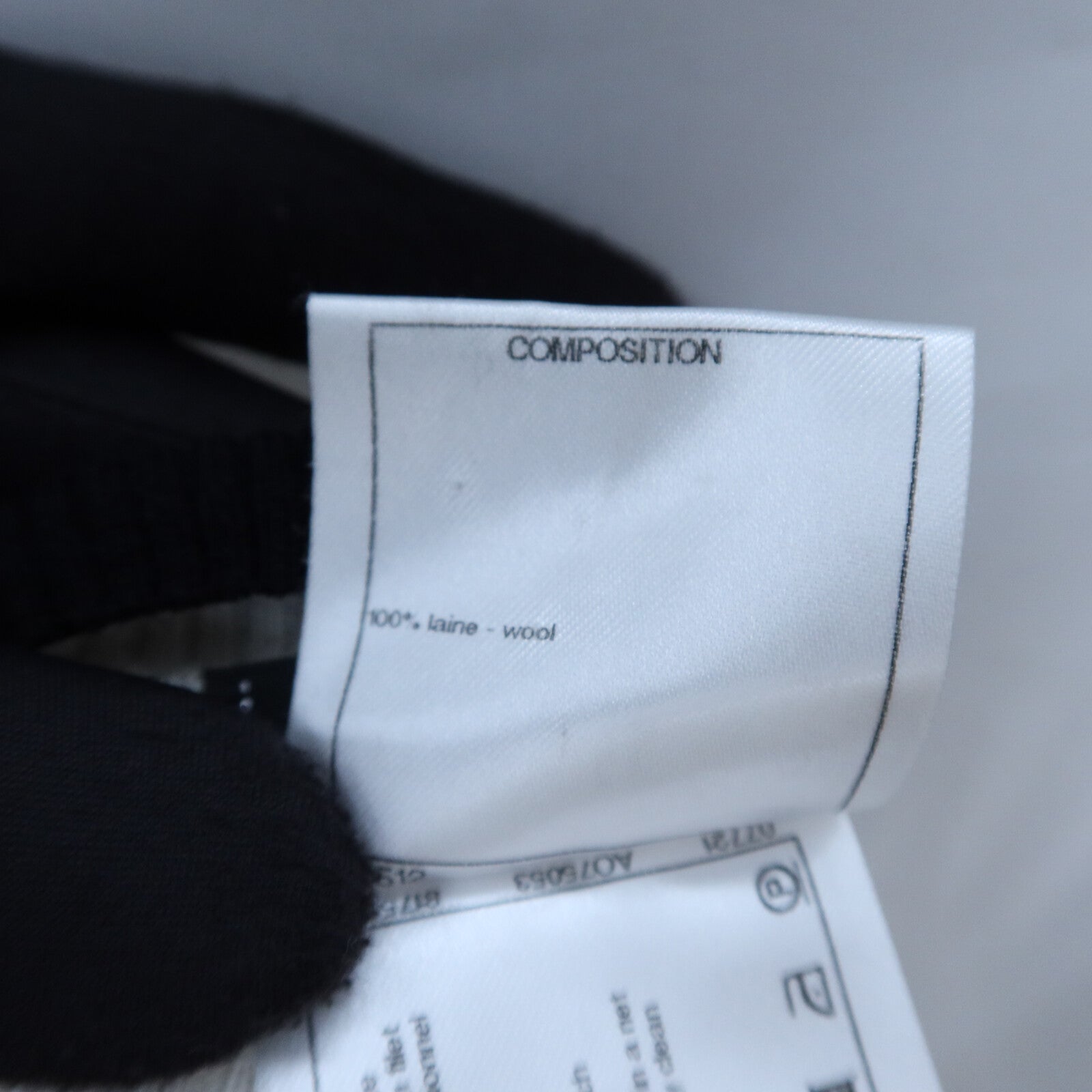 CHANEL Wool 3/4 Sleeve Heart Sweater針織
