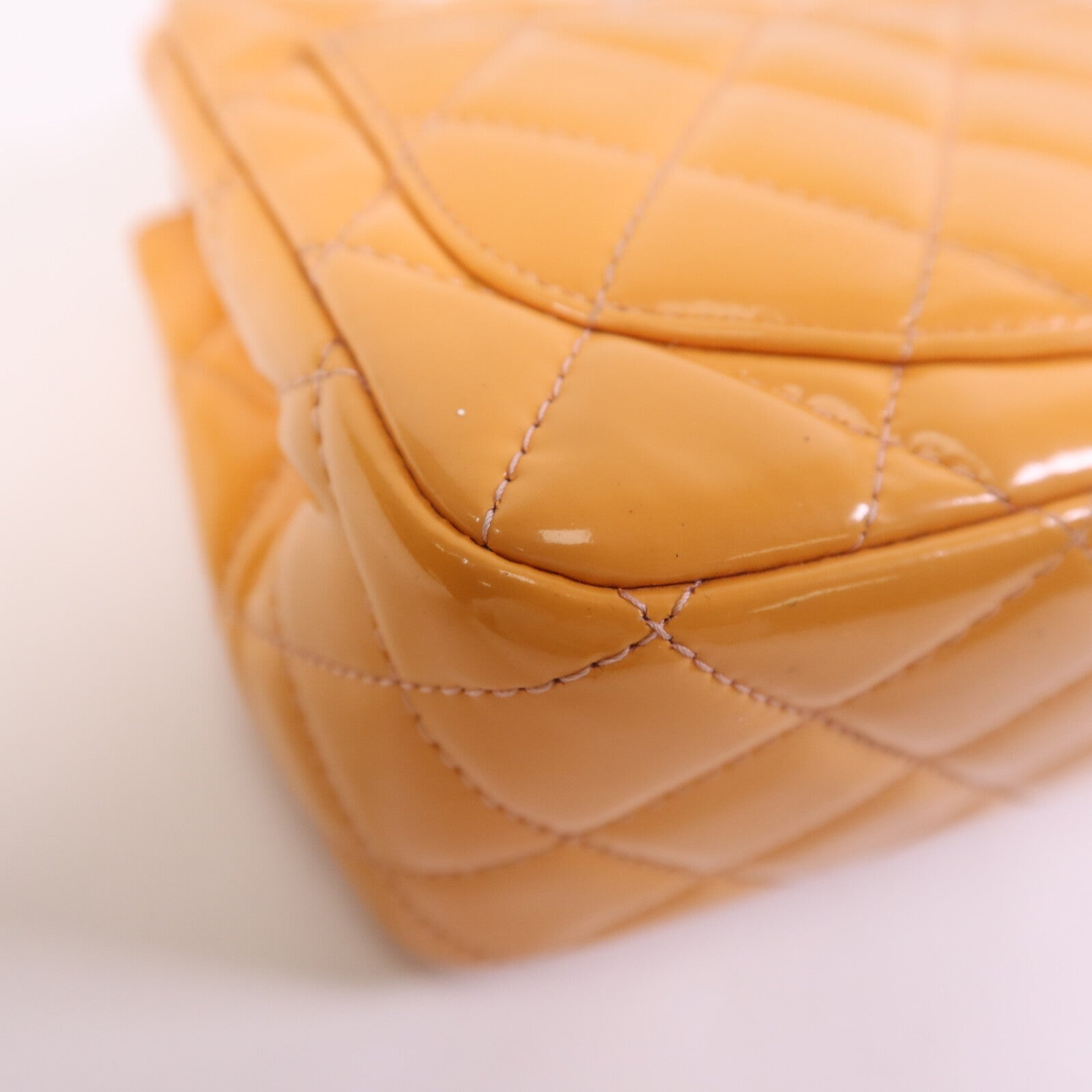 CHANEL 漆皮皮革Mini Classic 17銀扣鏈帶肩背袋