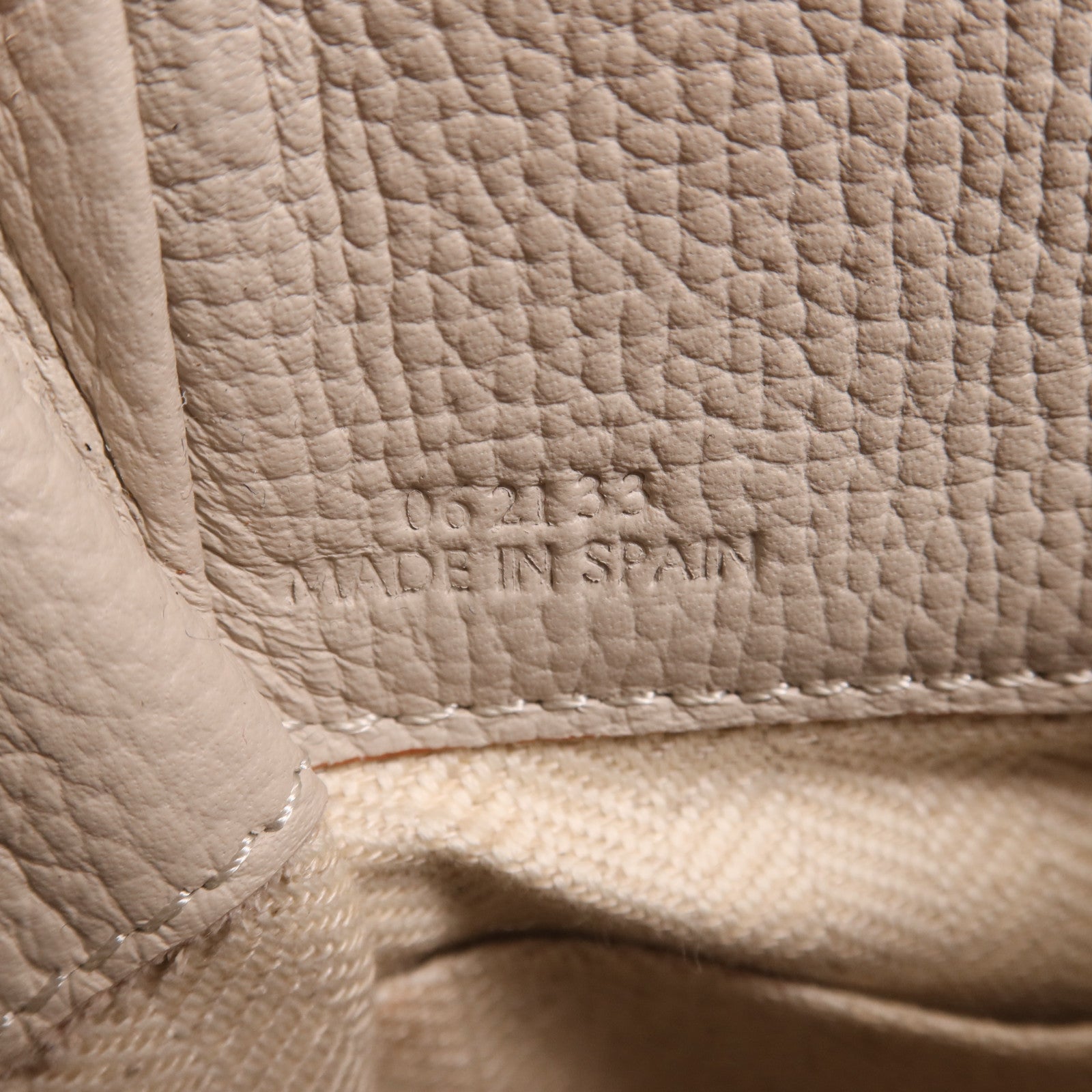 LOEWE 牛皮皮革Mini Hammock金扣手挽肩背兩用袋