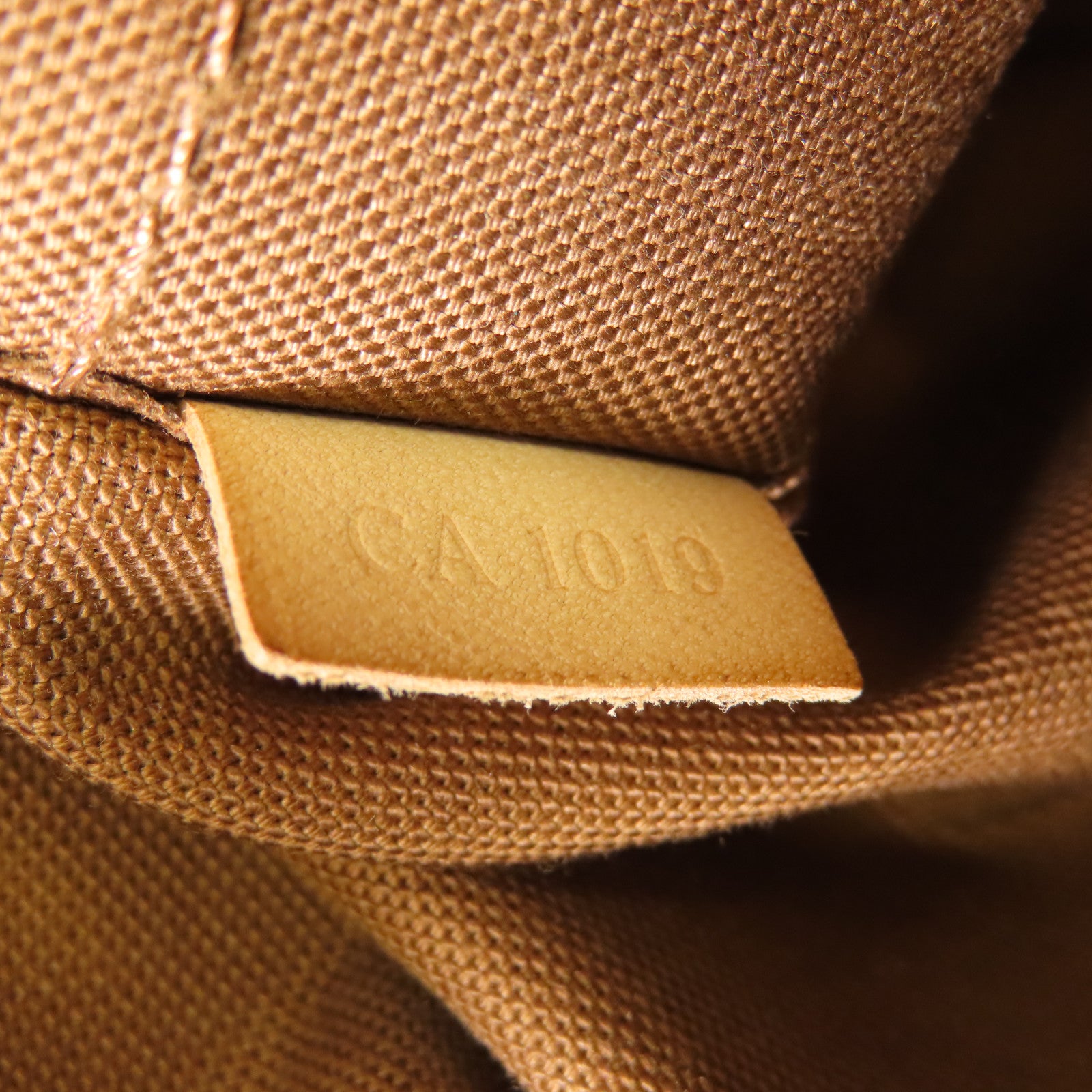 LOUIS VUITTON Monogram Odeon PM金扣肩背袋