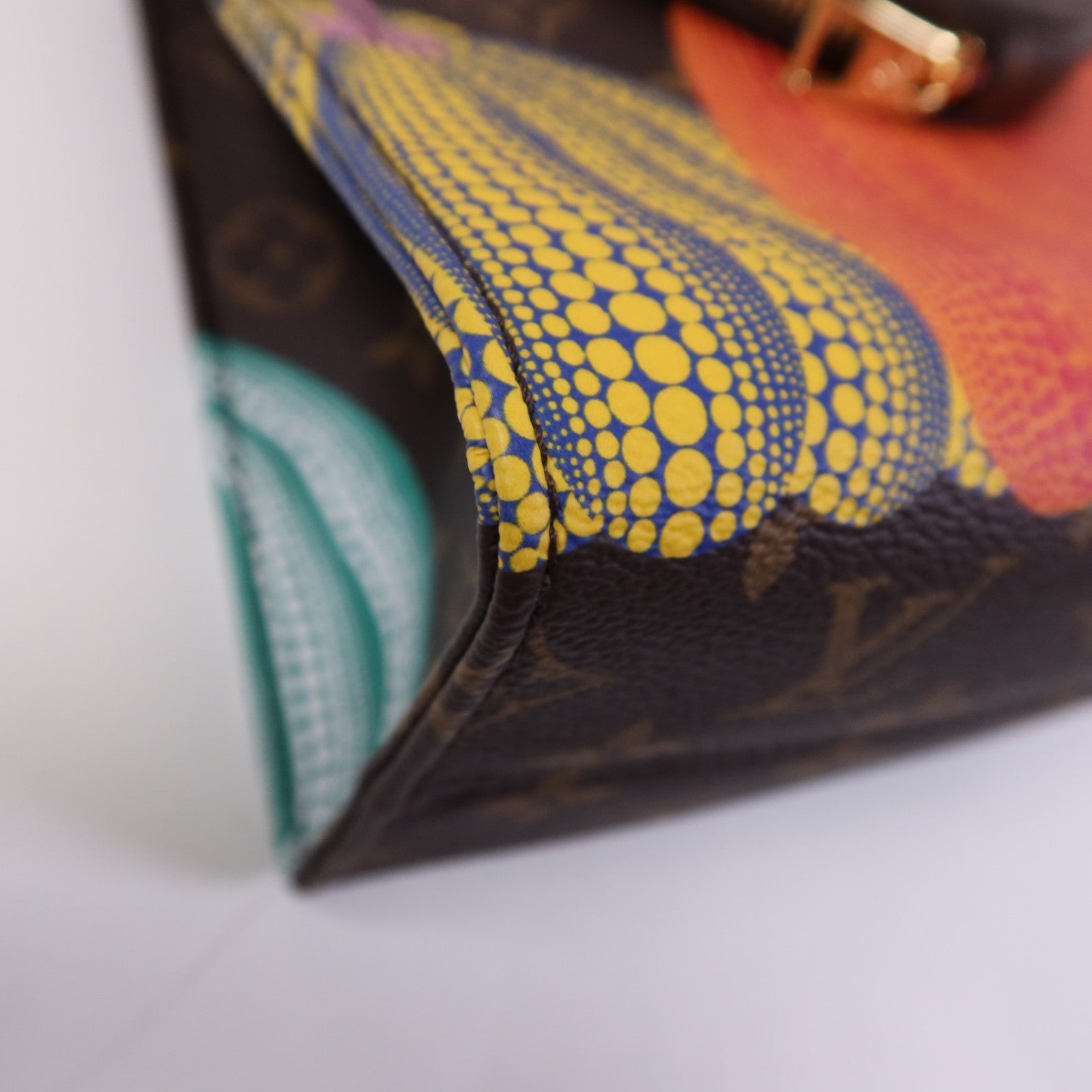 LOUIS VUITTON Monogram LVxYayoi Kusama On The Go PM金扣手挽肩背兩用袋