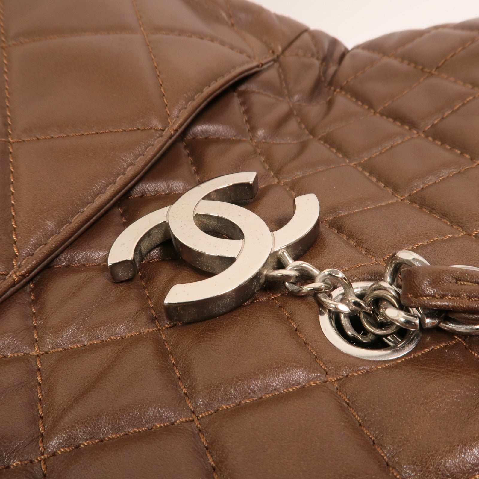 CHANEL 牛皮皮革Matelasse Chain Large銀扣鏈帶手挽袋