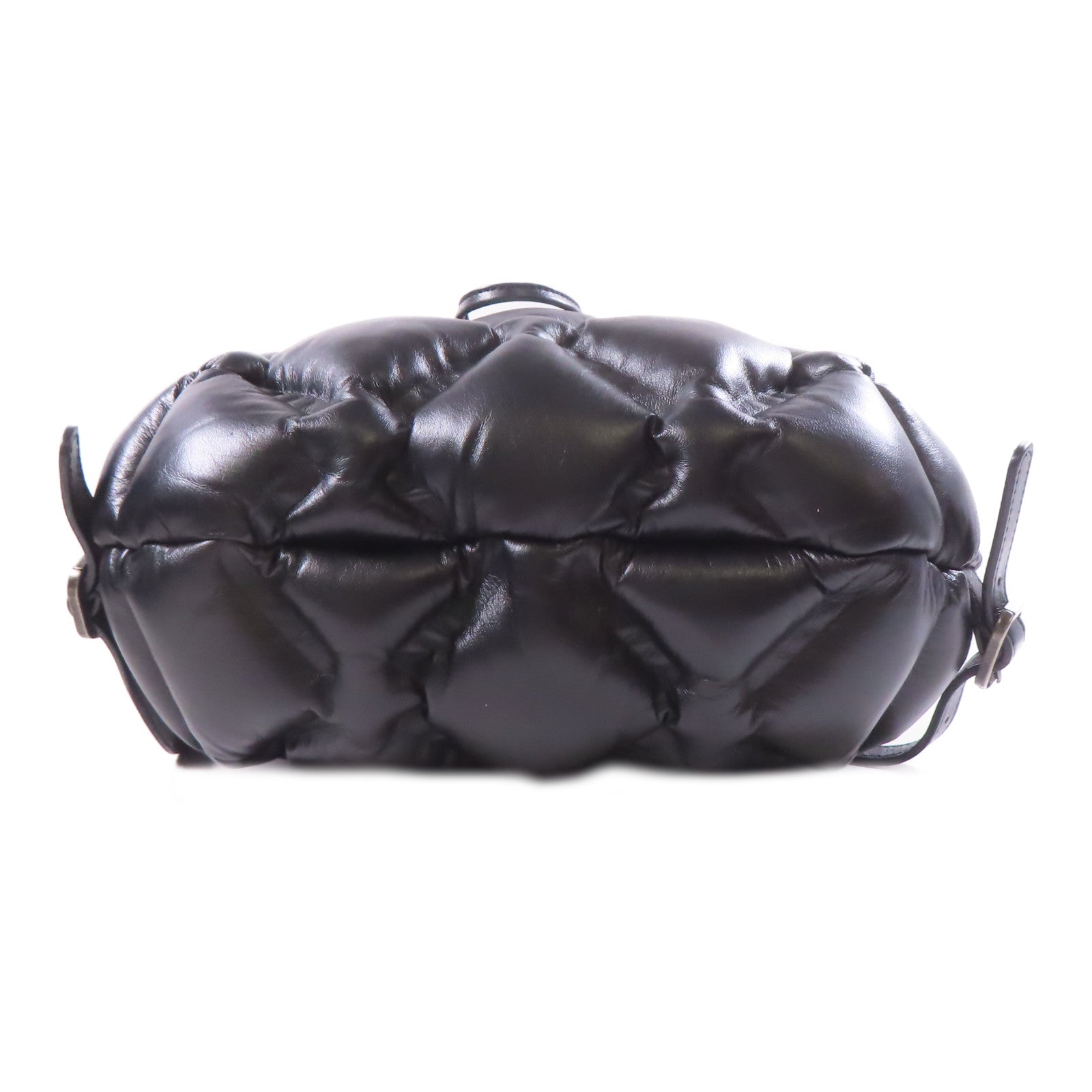 CHANEL 牛皮皮革Chesterfield Backpack銀扣背包黑色