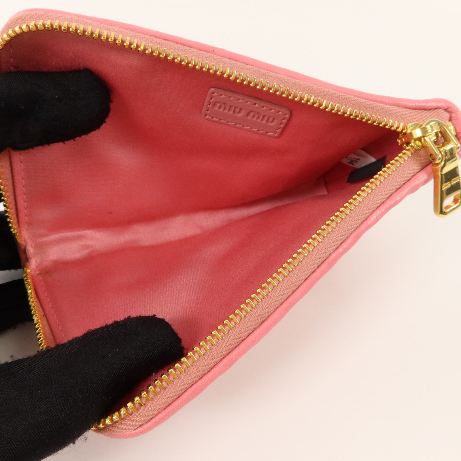Miu Miu 羊皮皮革Coin and Card Purse金扣卡片套