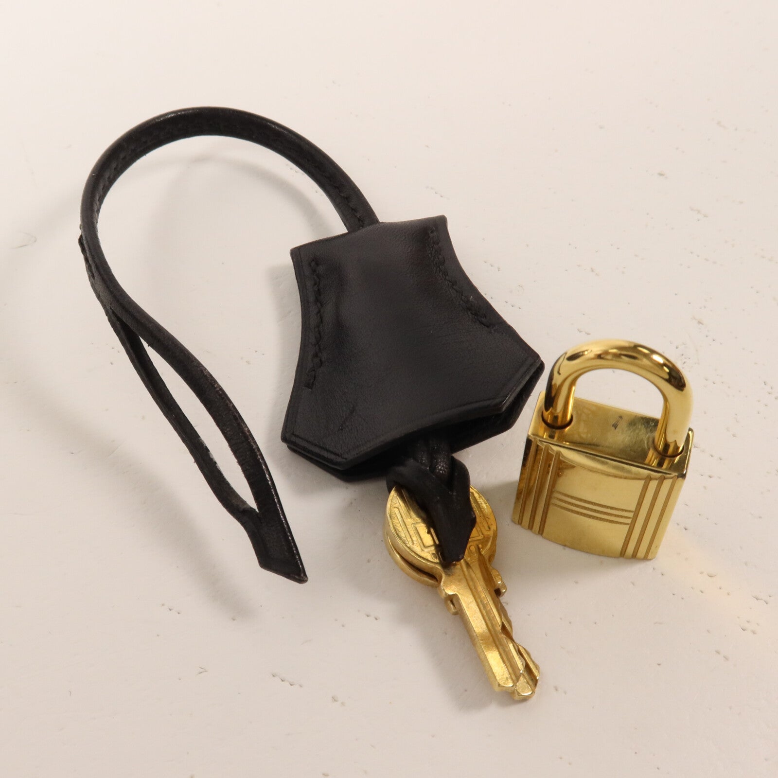 HERMES Box Calf皮革Kelly 28手挽肩背兩用袋Noir