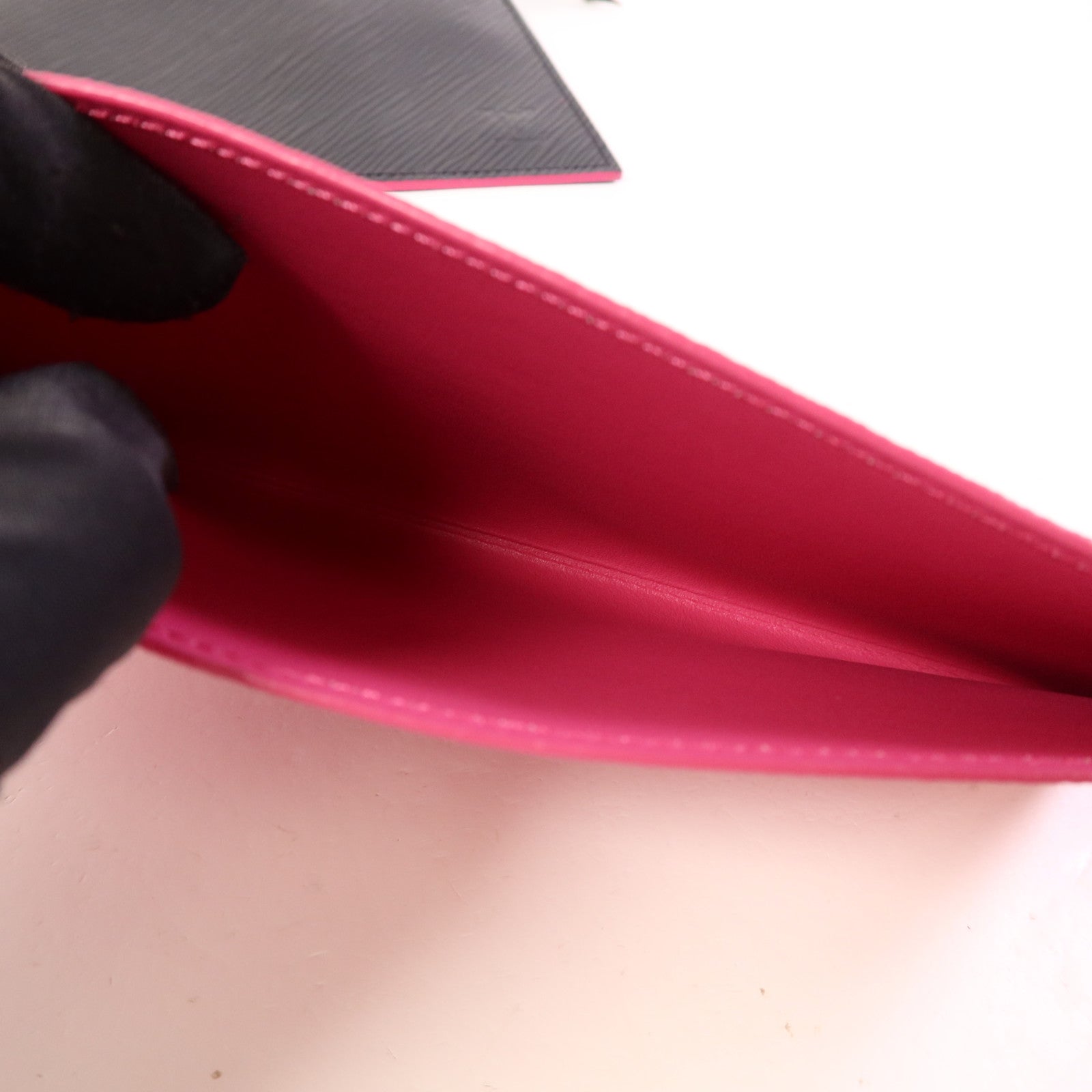 LOUIS VUITTON Epi Pochette Felicie銀扣鏈帶肩背袋