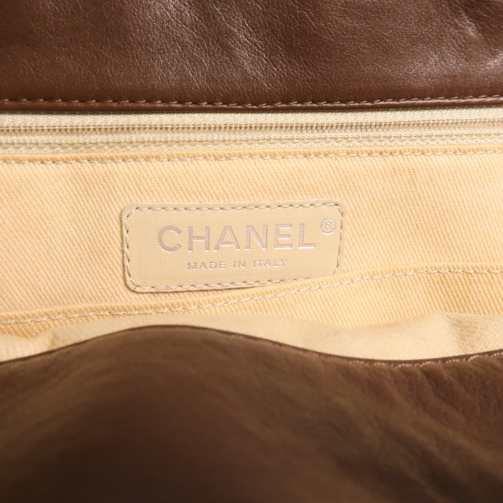 CHANEL 牛皮皮革Matelasse Chain Large銀扣鏈帶手挽袋