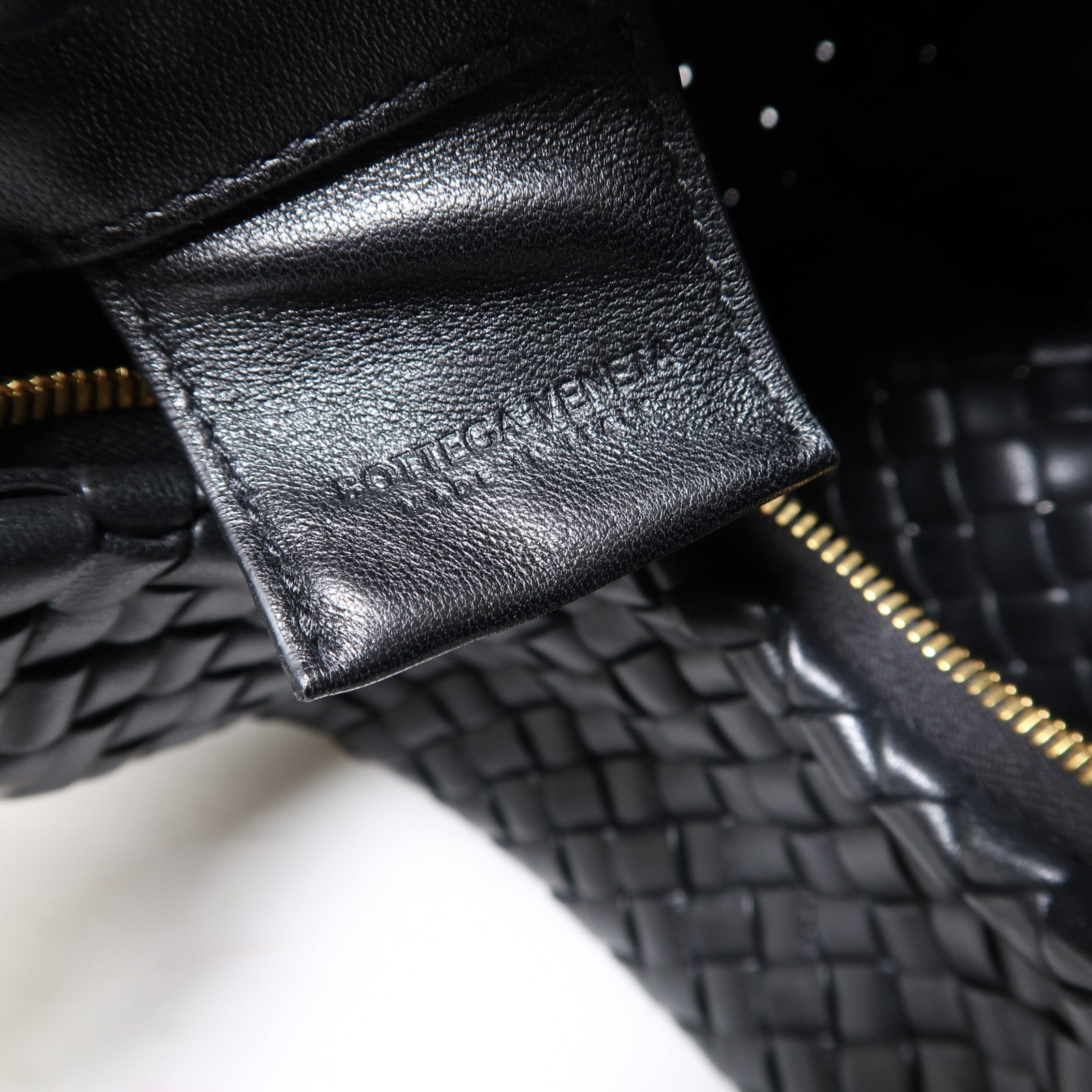 BOTTEGA VENETA 織紋牛皮皮革Hand Bag金扣手挽袋黑色