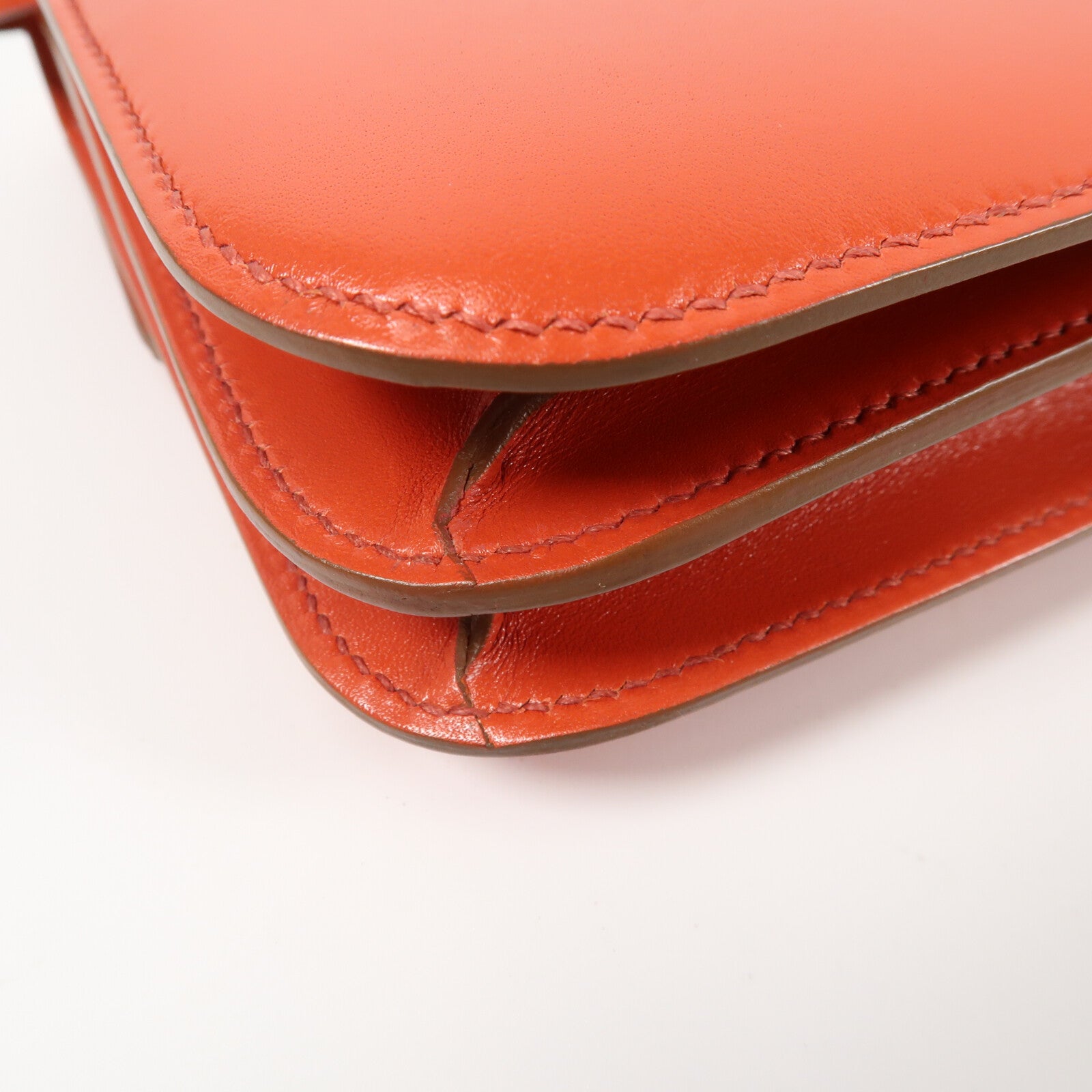 HERMES Tadelakt皮革Constance Mini肩背袋Sanguine
