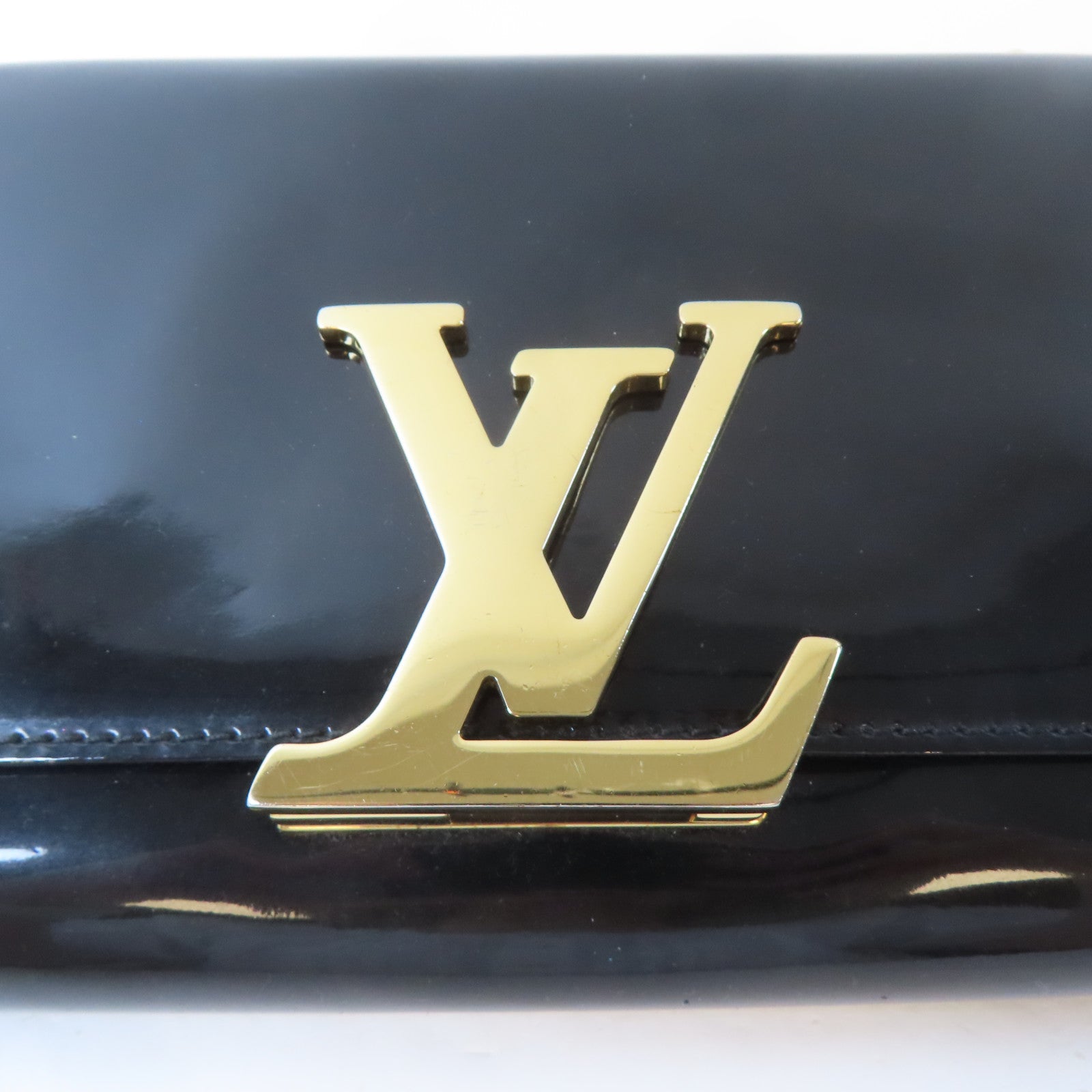 LOUIS VUITTON 漆皮皮革Pochette Louise MM金扣鏈帶肩背袋黑色