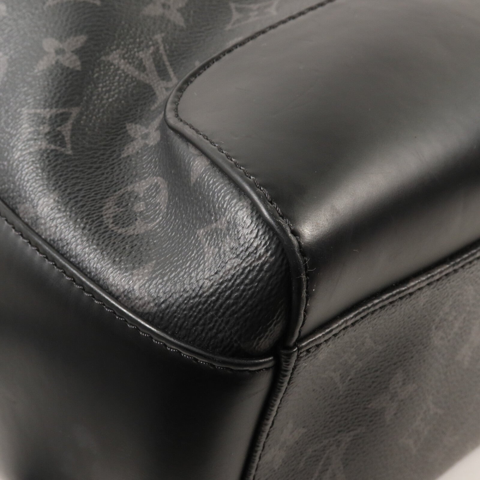 LOUIS VUITTON Monogram Eclipse Backpack Explorer背包