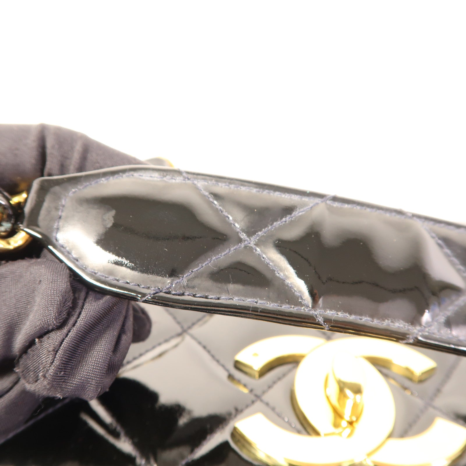 CHANEL 漆皮皮革Chain Shoulder金扣鏈帶肩背袋