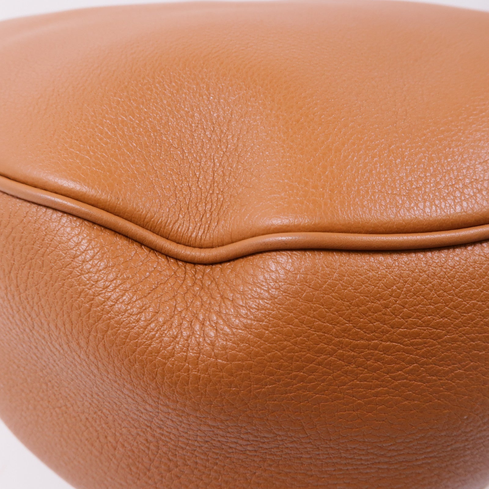 CELINE 牛皮皮革Heloise Bag金扣肩背袋