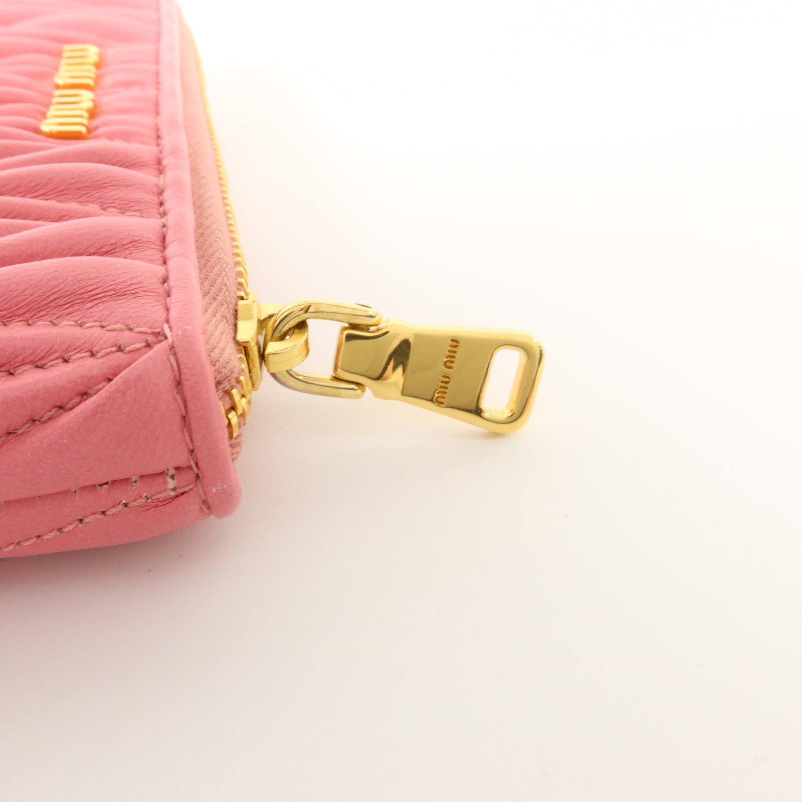 Miu Miu 羊皮皮革Coin and Card Purse金扣卡片套