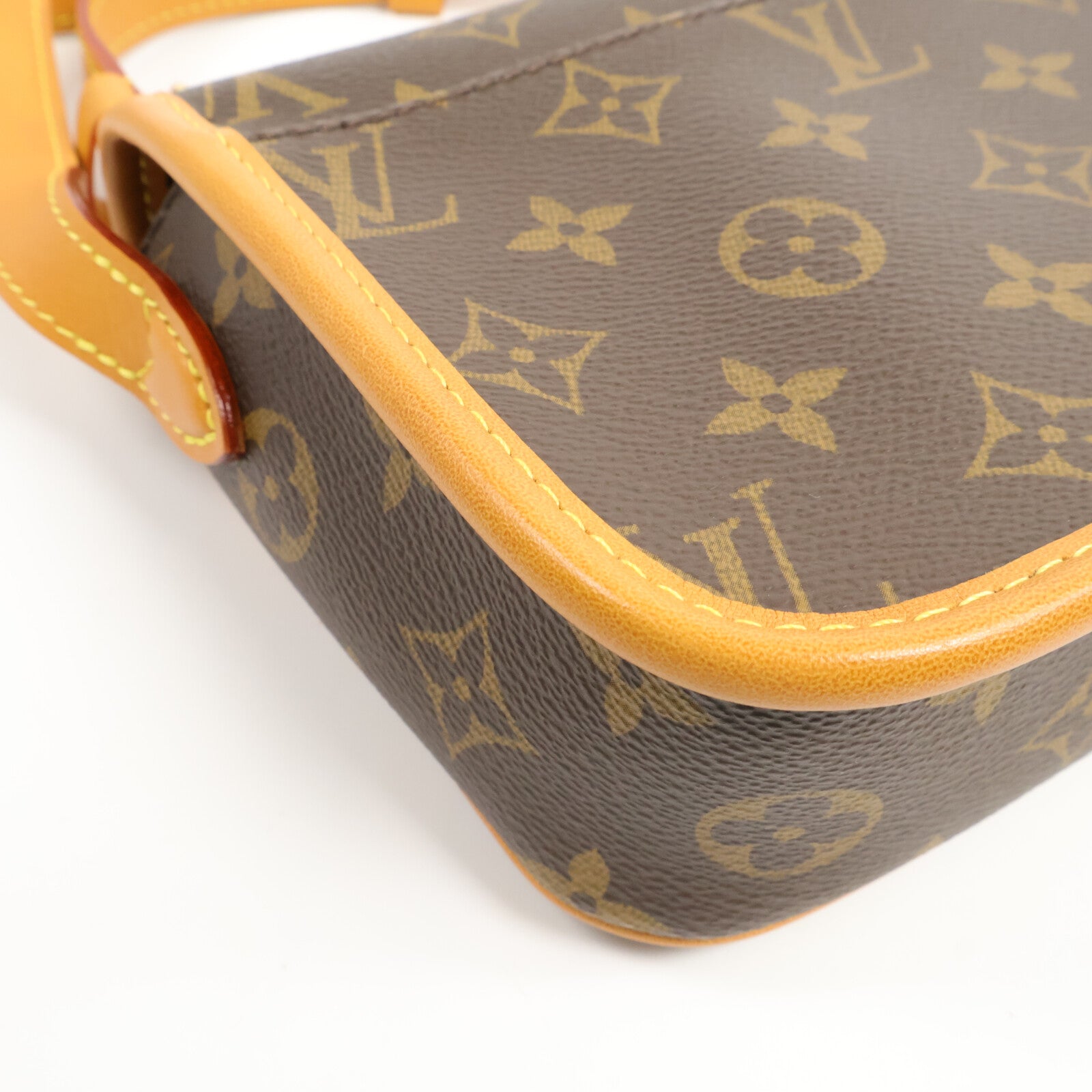 LOUIS VUITTON Monogram Satchel肩背袋
