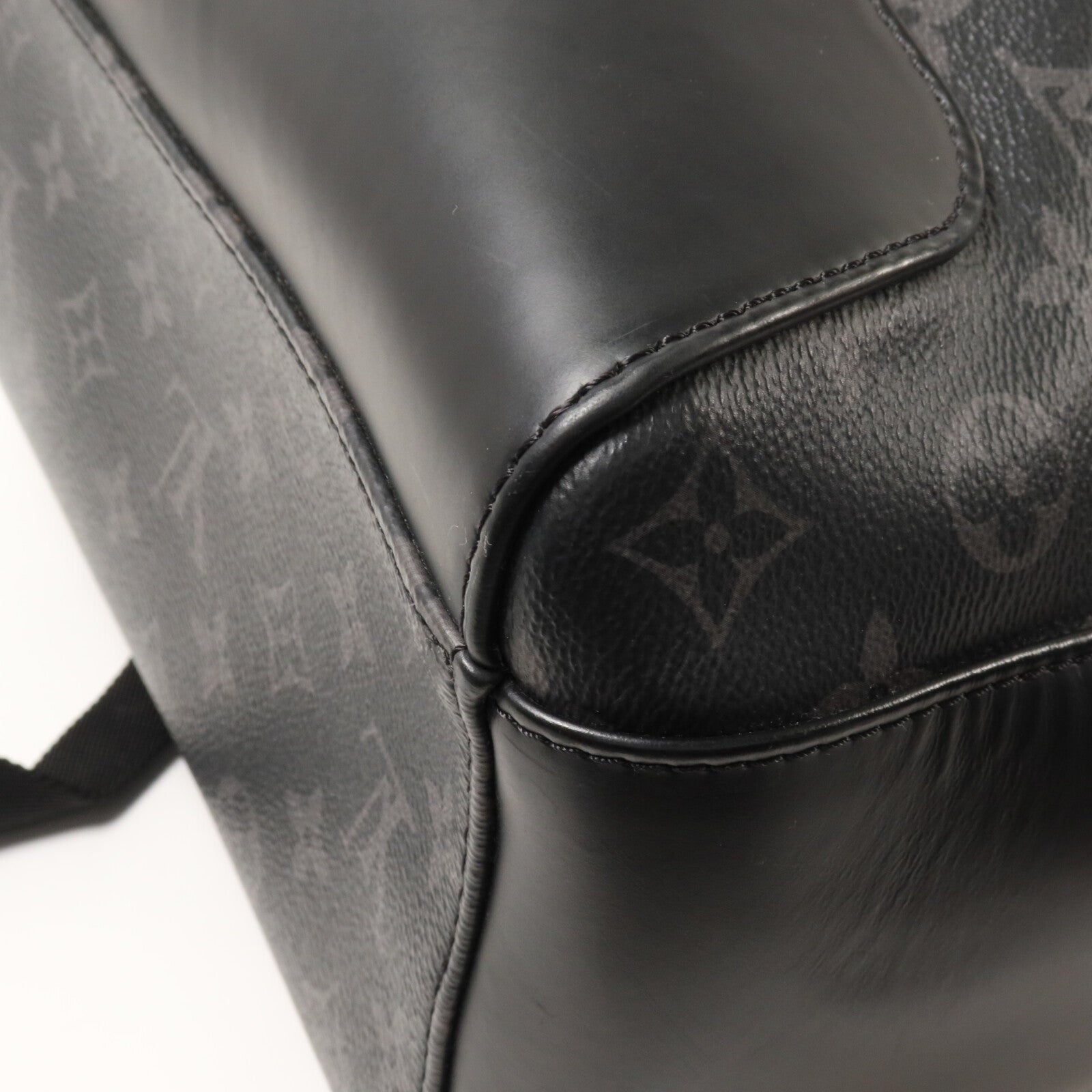 LOUIS VUITTON Monogram Eclipse Backpack Explorer背包