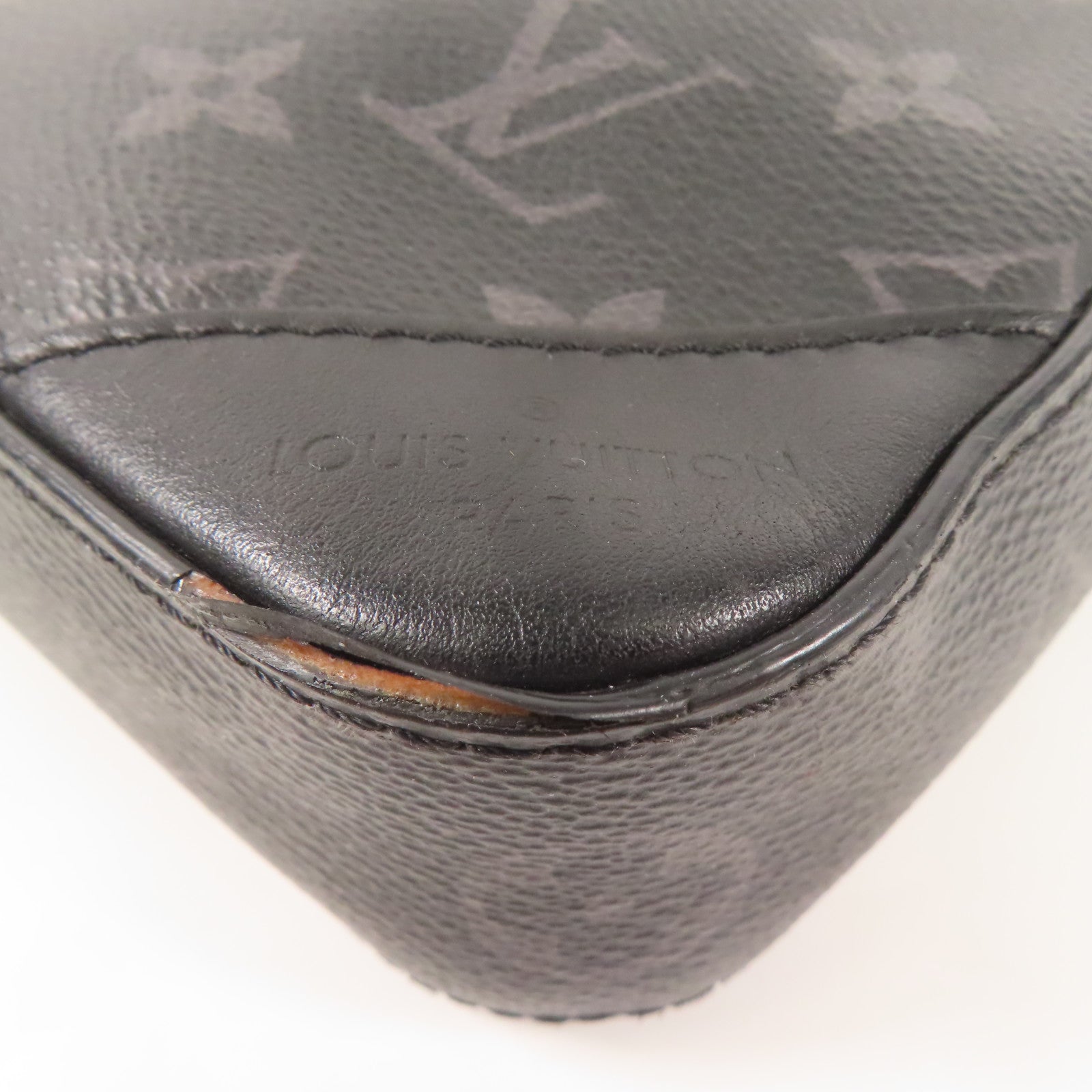 LOUIS VUITTON Monogram Eclipse Reverse Trio Messenger銀扣肩背袋