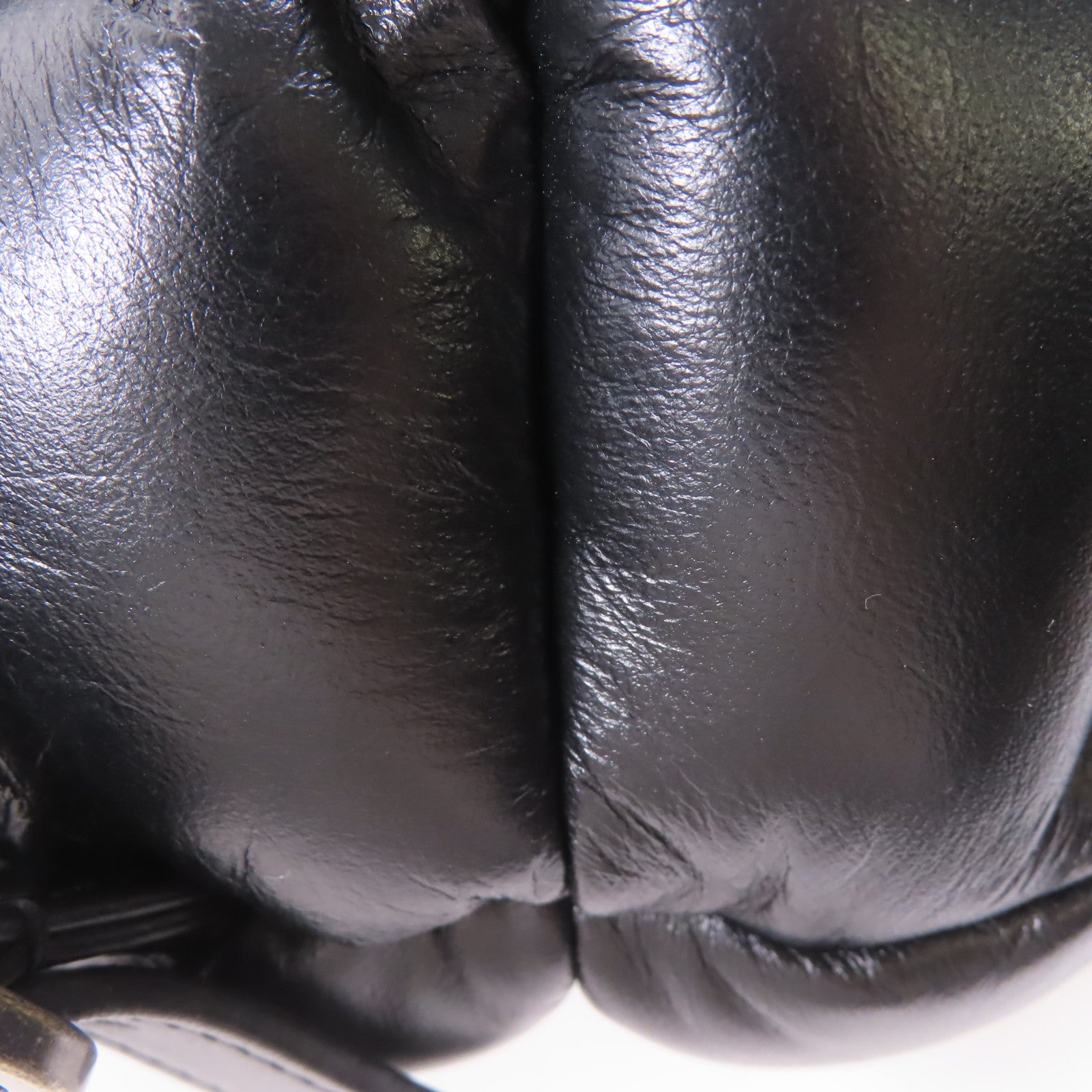 CHANEL 牛皮皮革Chesterfield Backpack銀扣背包黑色