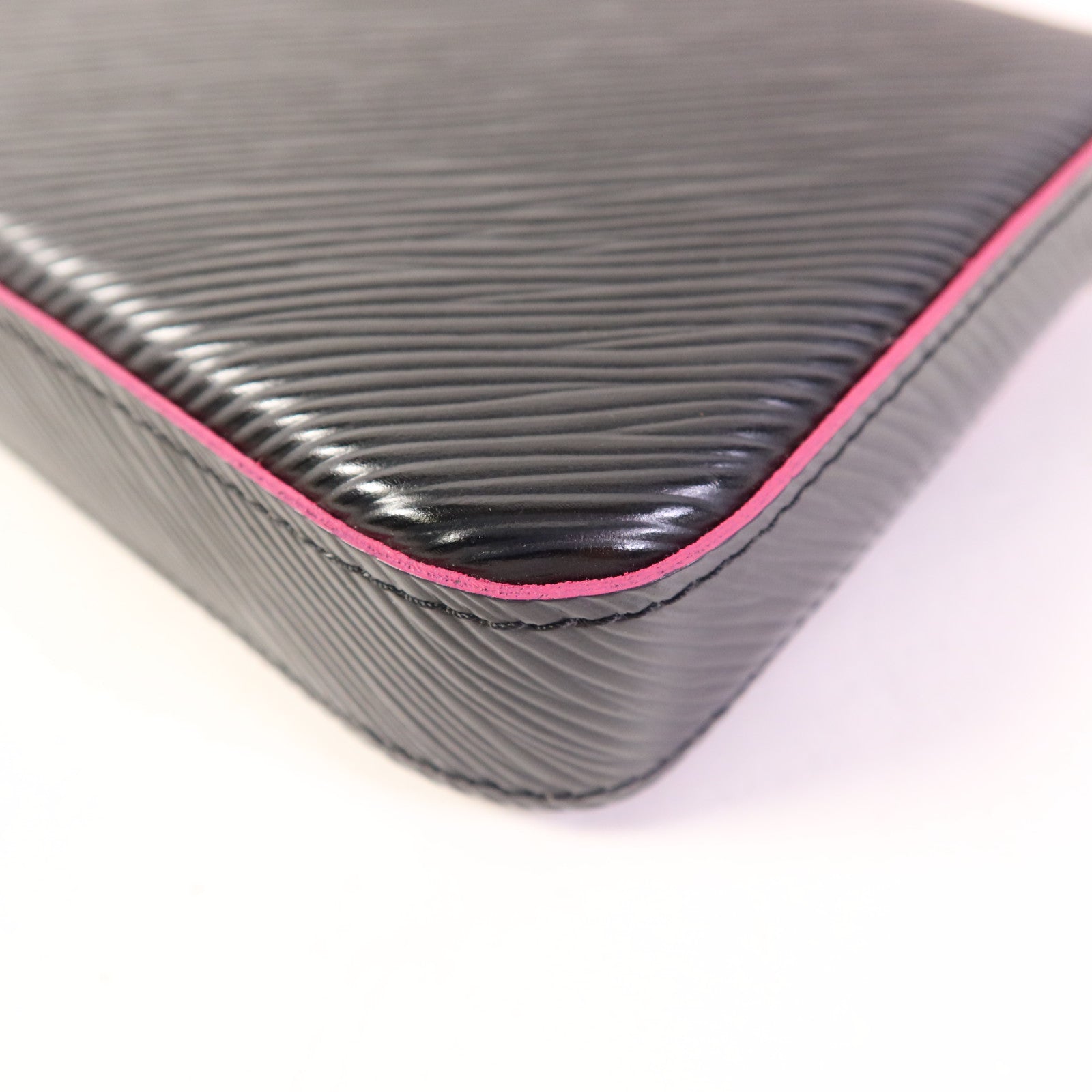 LOUIS VUITTON Epi Pochette Felicie銀扣鏈帶肩背袋