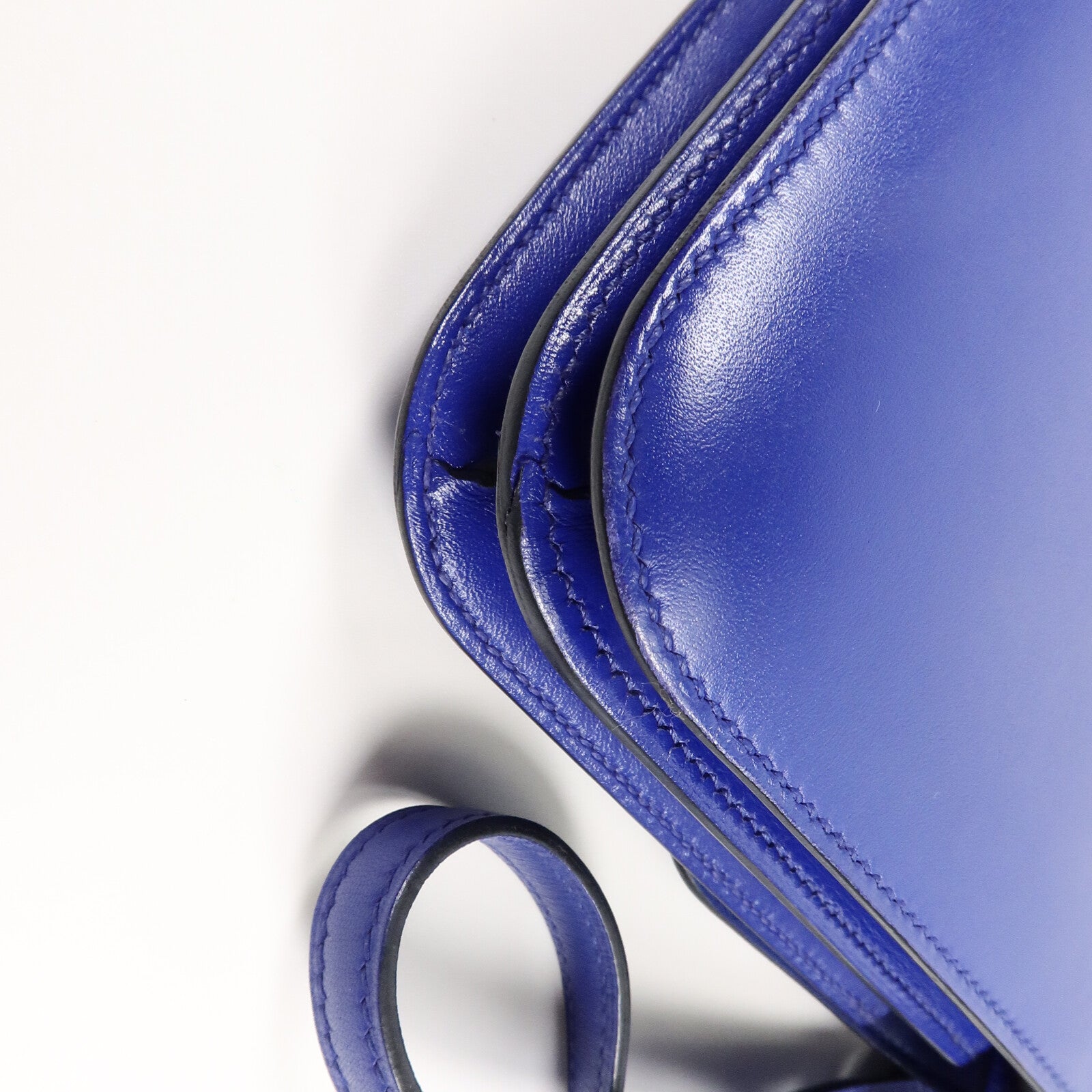 HERMES Tadelakt皮革Constance Mini肩背袋Bleu Electrique